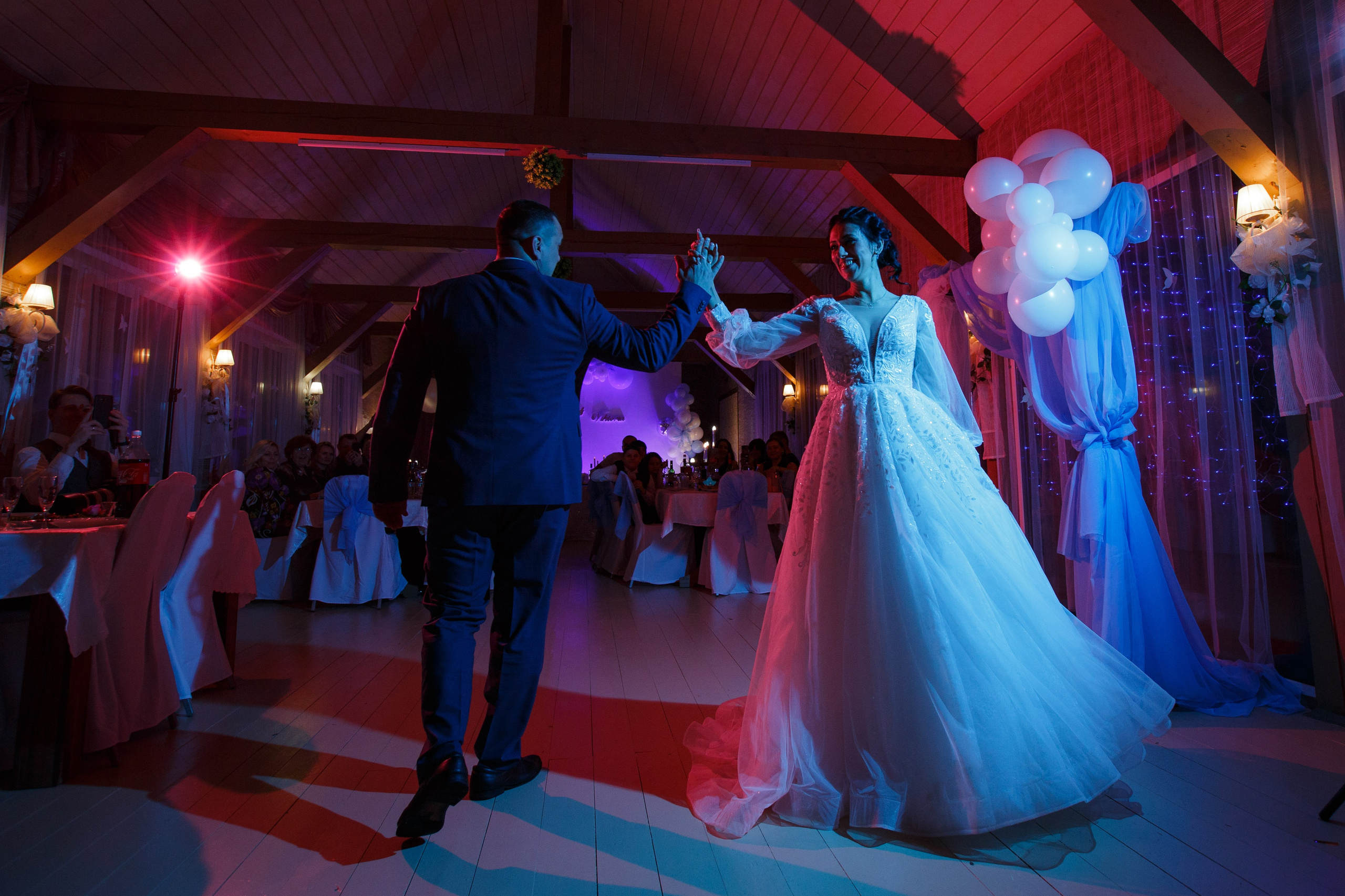 Максим и Виктория. Репортажный Фотограф в Москве Юра Гушан