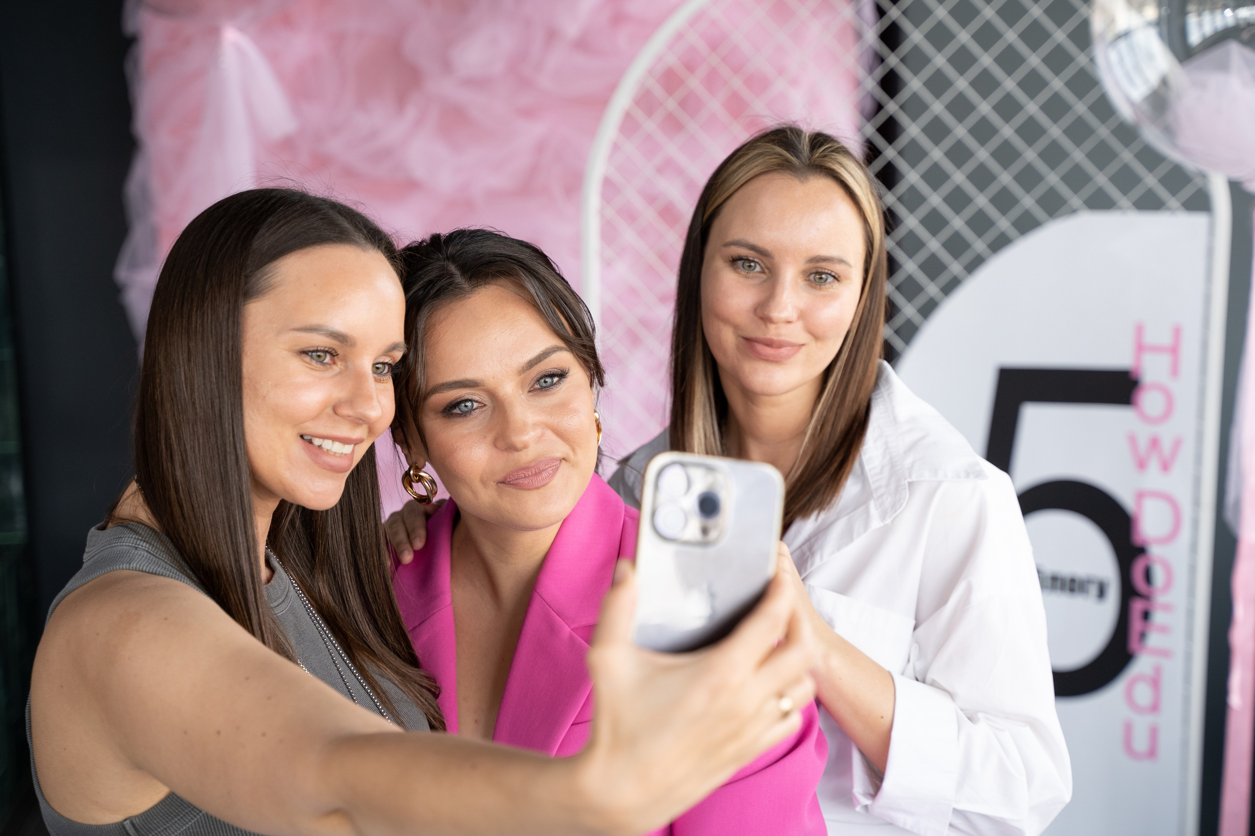 День рождения блога HowDoEdu. Свадебный и семейный фотограф в Екатеринбурге Анна Месяцева