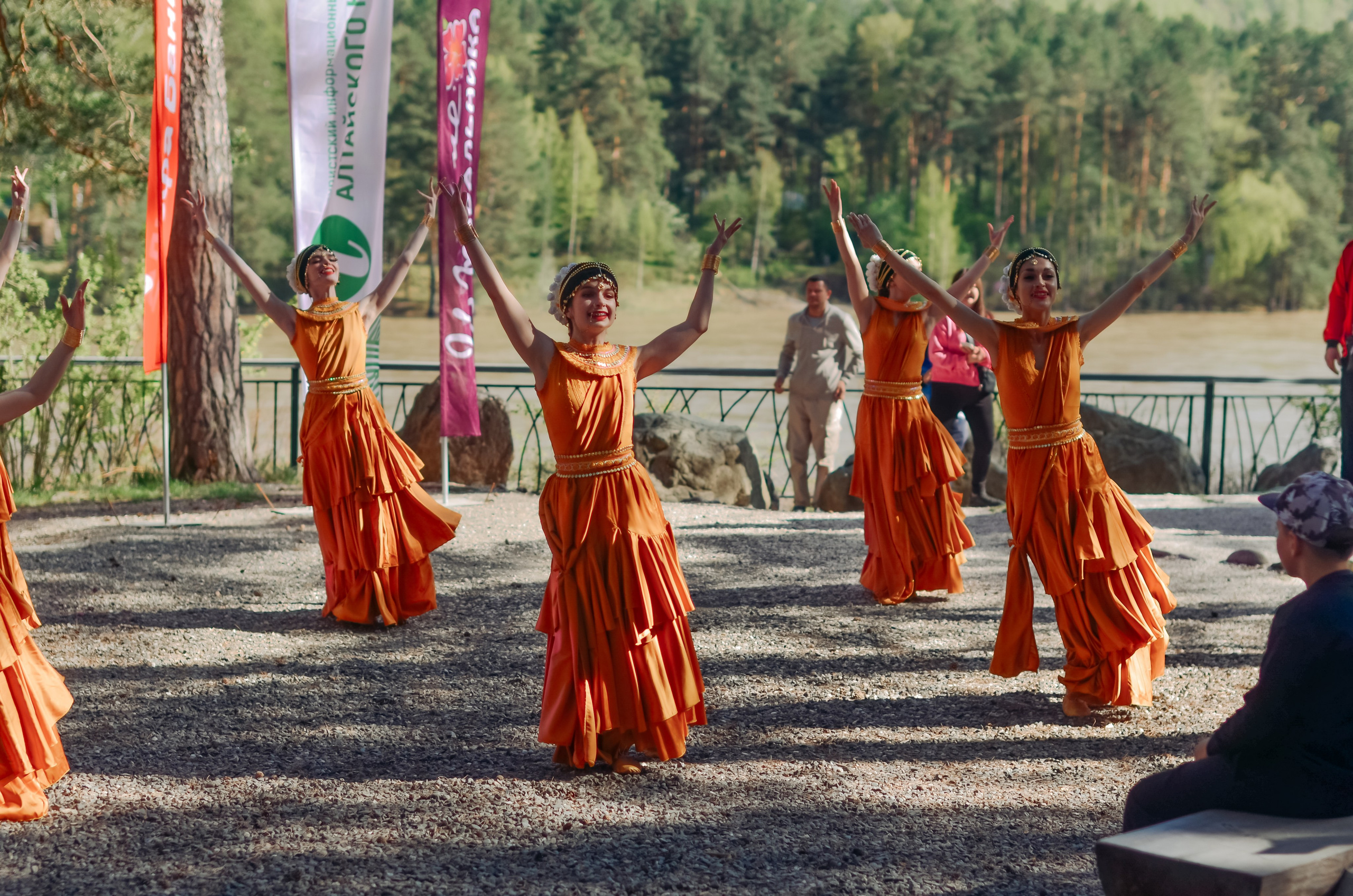 Фестиваль «Цветение Маральника на Алтае 2025». Фоторепортаж. Денисова Аля — фотограф для парных съемок и индивидуальных историй в Барнауле