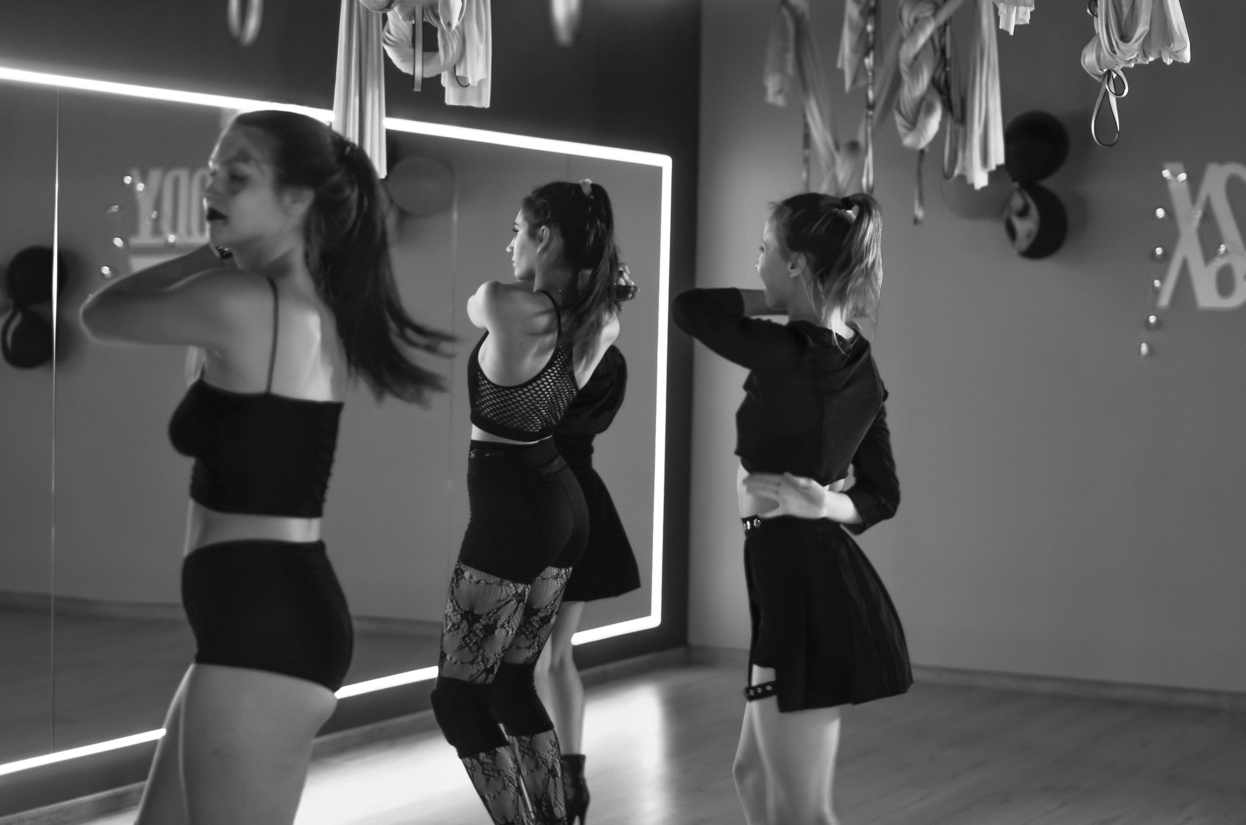 Фоторепортаж мероприятия в фитнес-клубе. Денисова Аля — фотограф для парных съемок и индивидуальных историй в Барнауле