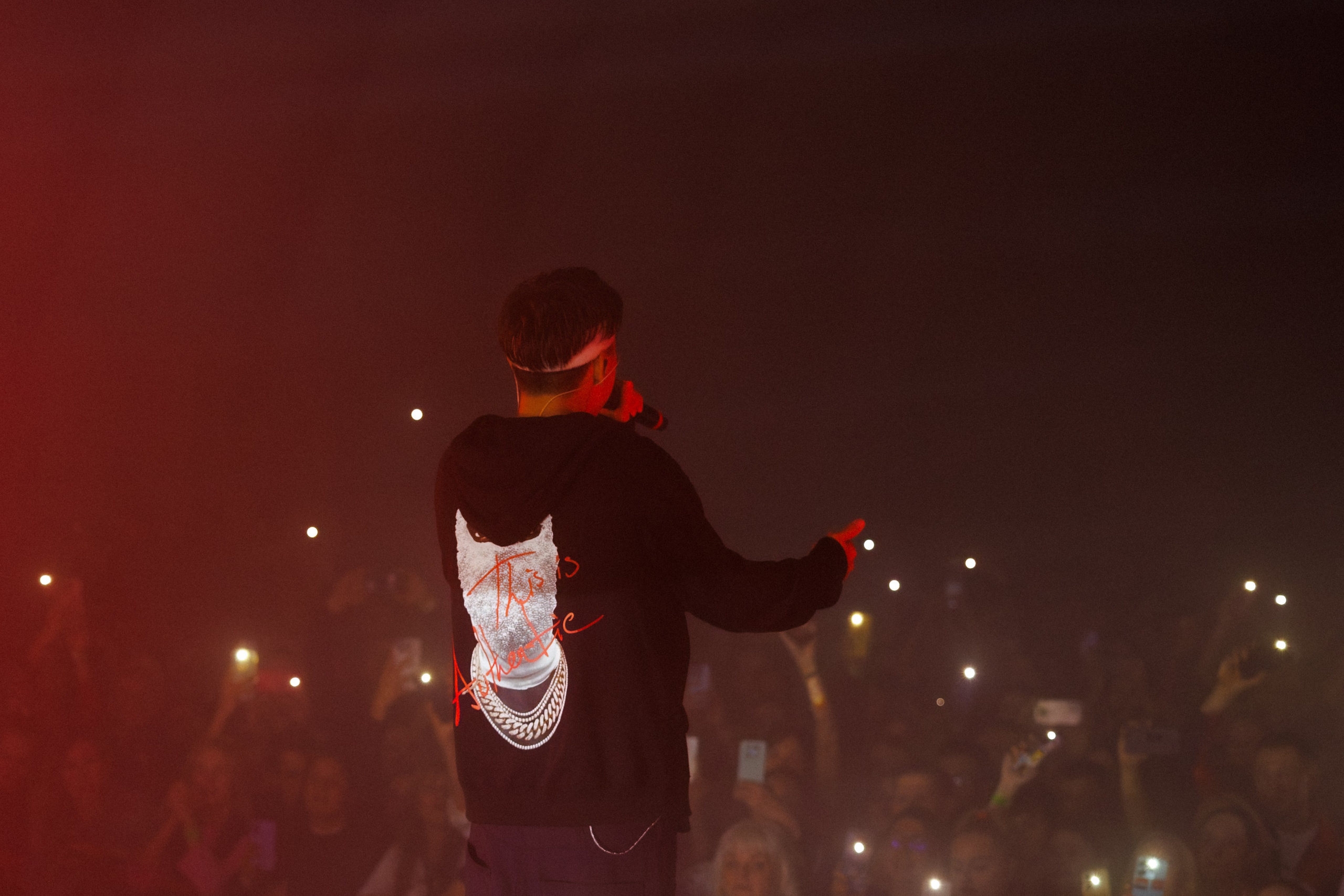 Фотоотчёт и репортаж с концерта группы GAYAZOV$ BROTHER$. Красильников Евгений — профессиональный фотограф в Ростове-на-Дону