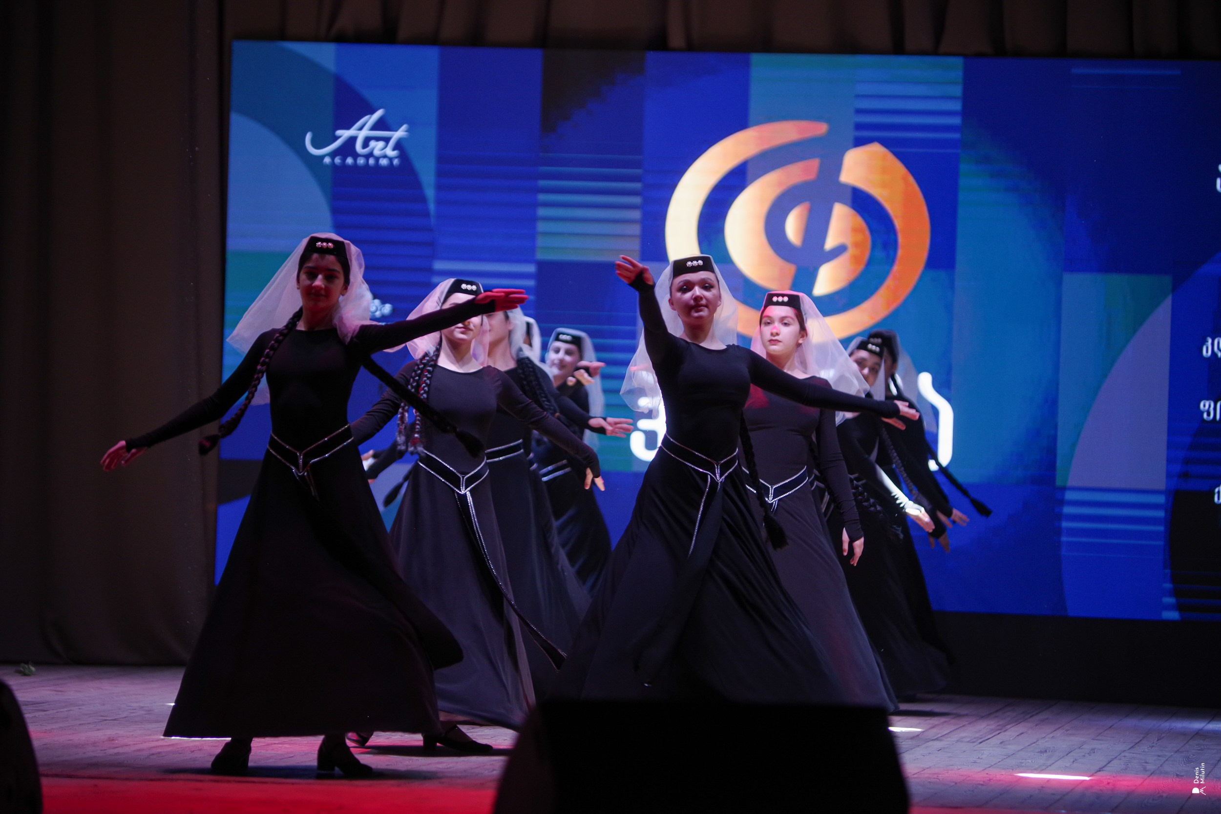 Танцы в Хоби. Портретный фотограф Денис Милютин