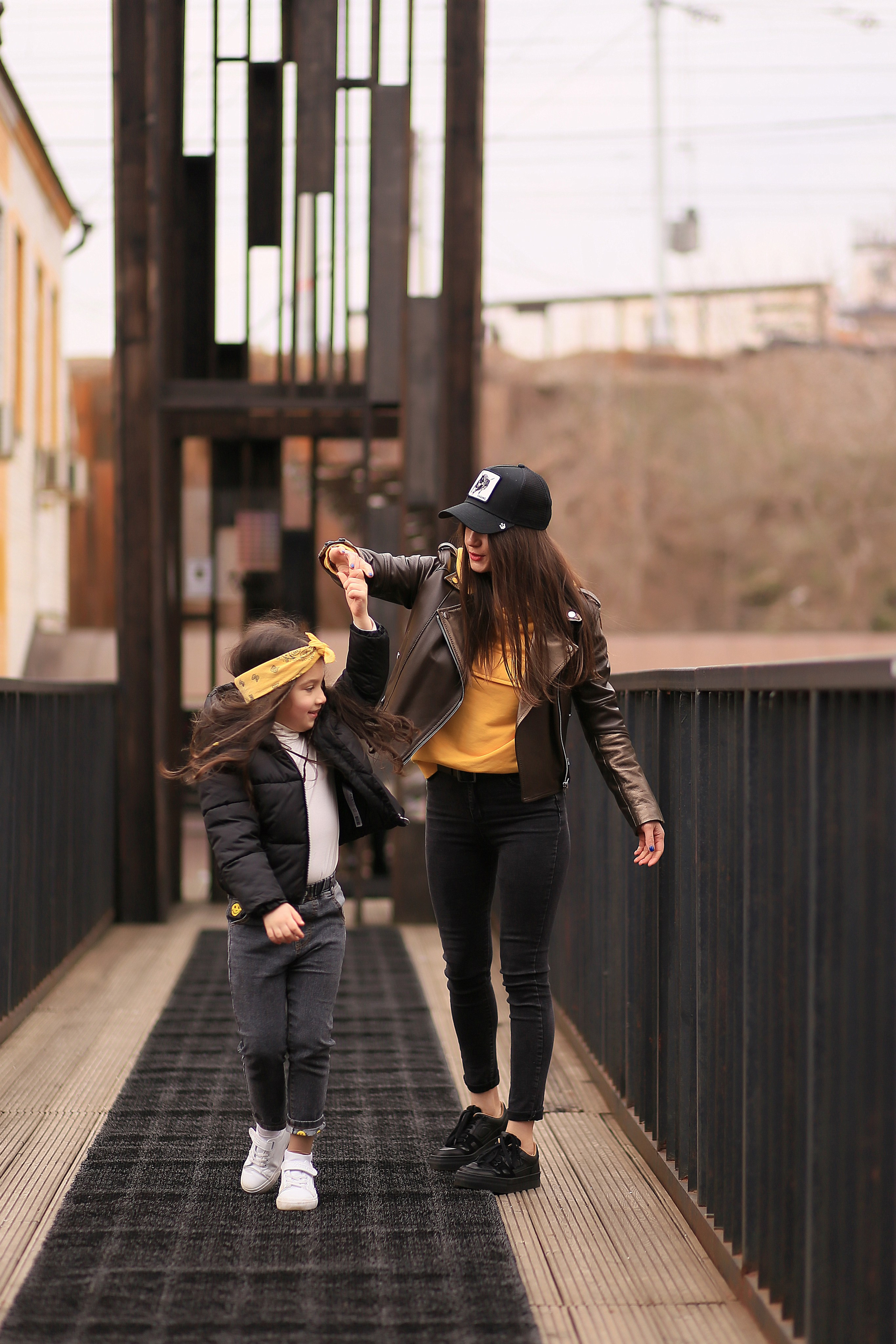 Яна и Лера — крутые девчонки. Фотограф Москва Лара Чайка