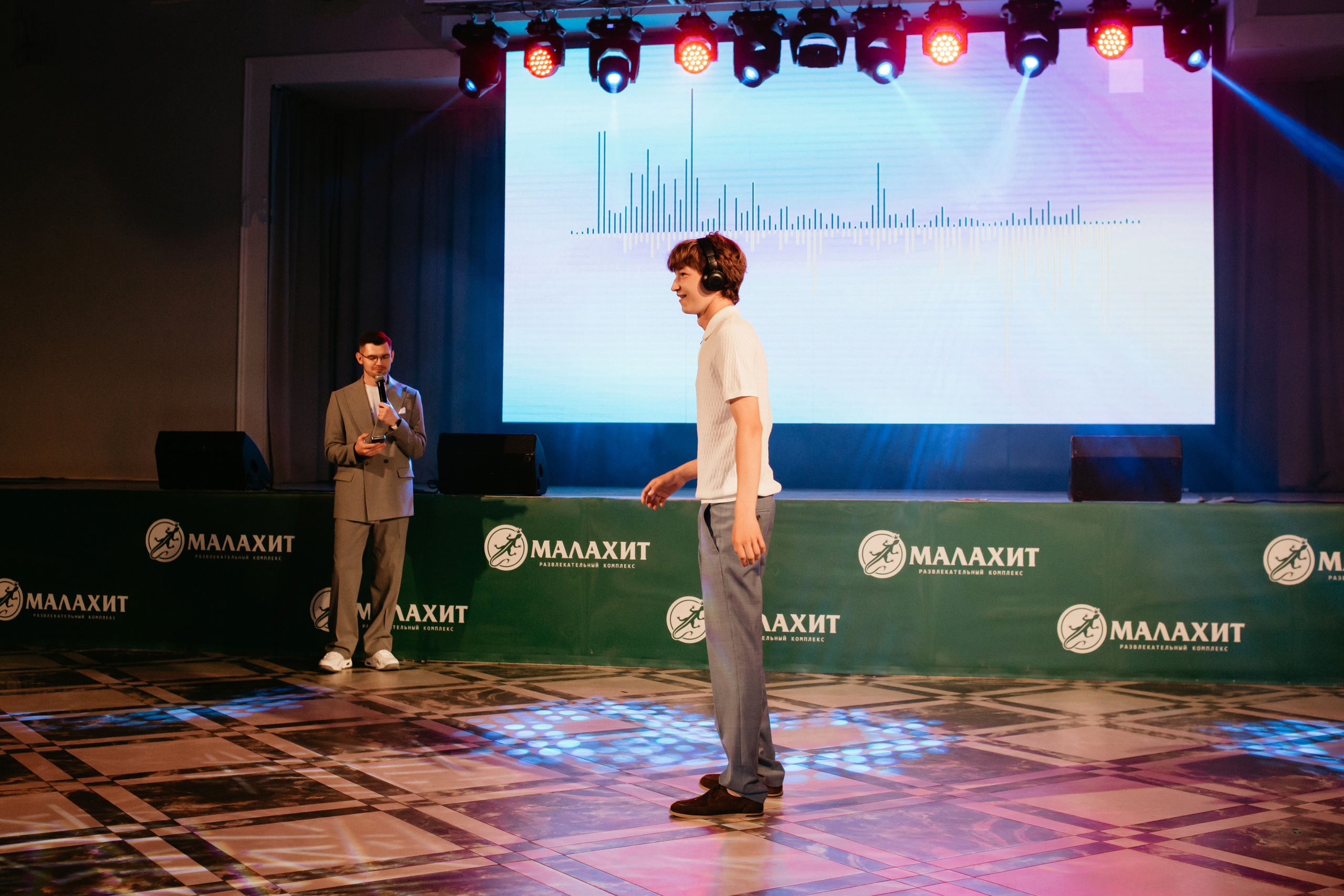 Выпускной 2025 (9класс) 124 школа. Фотограф в Челябинске Ополихина Анна