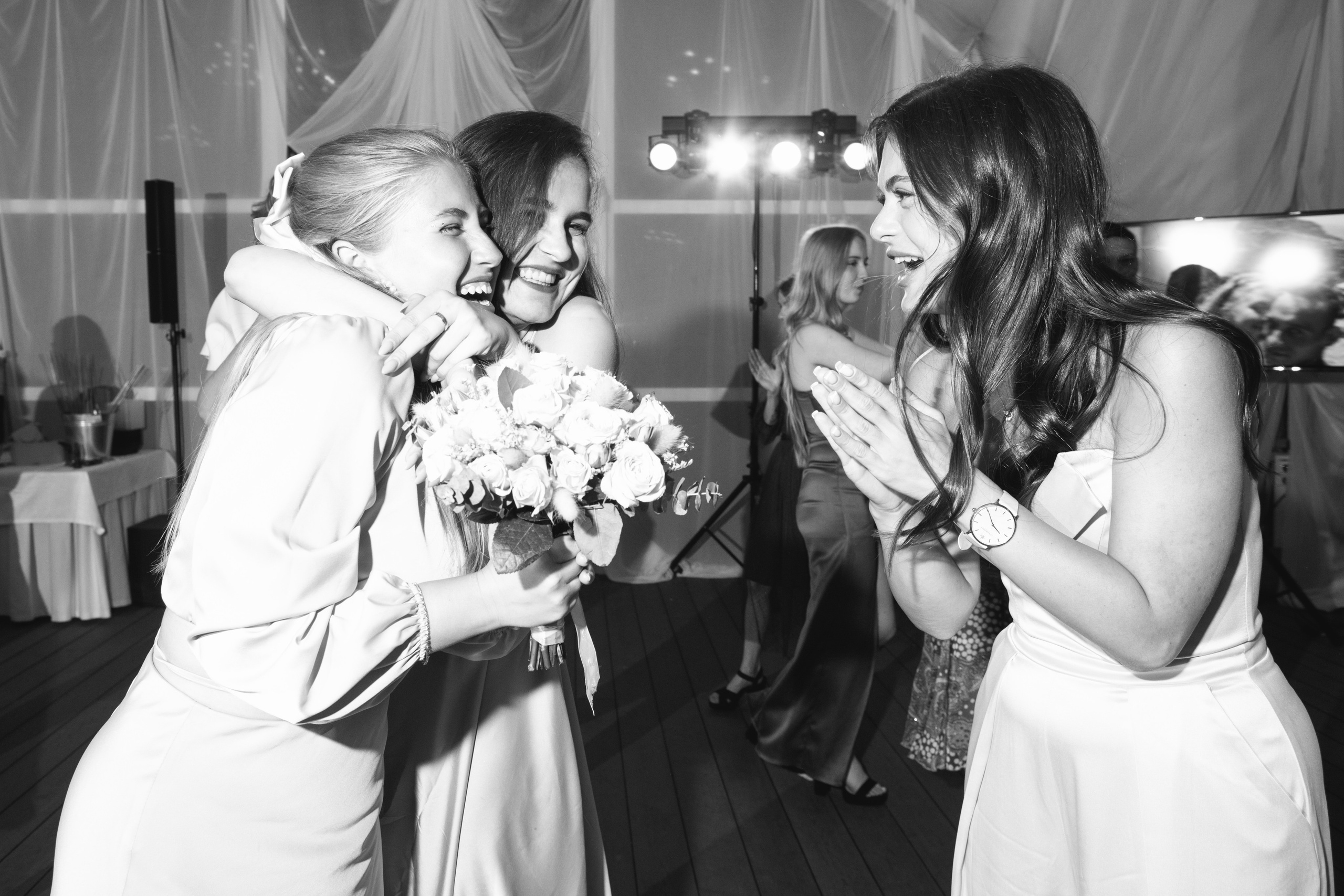 Летняя свадьба за городом. Свадебный фотограф в Москве Аля Загирова