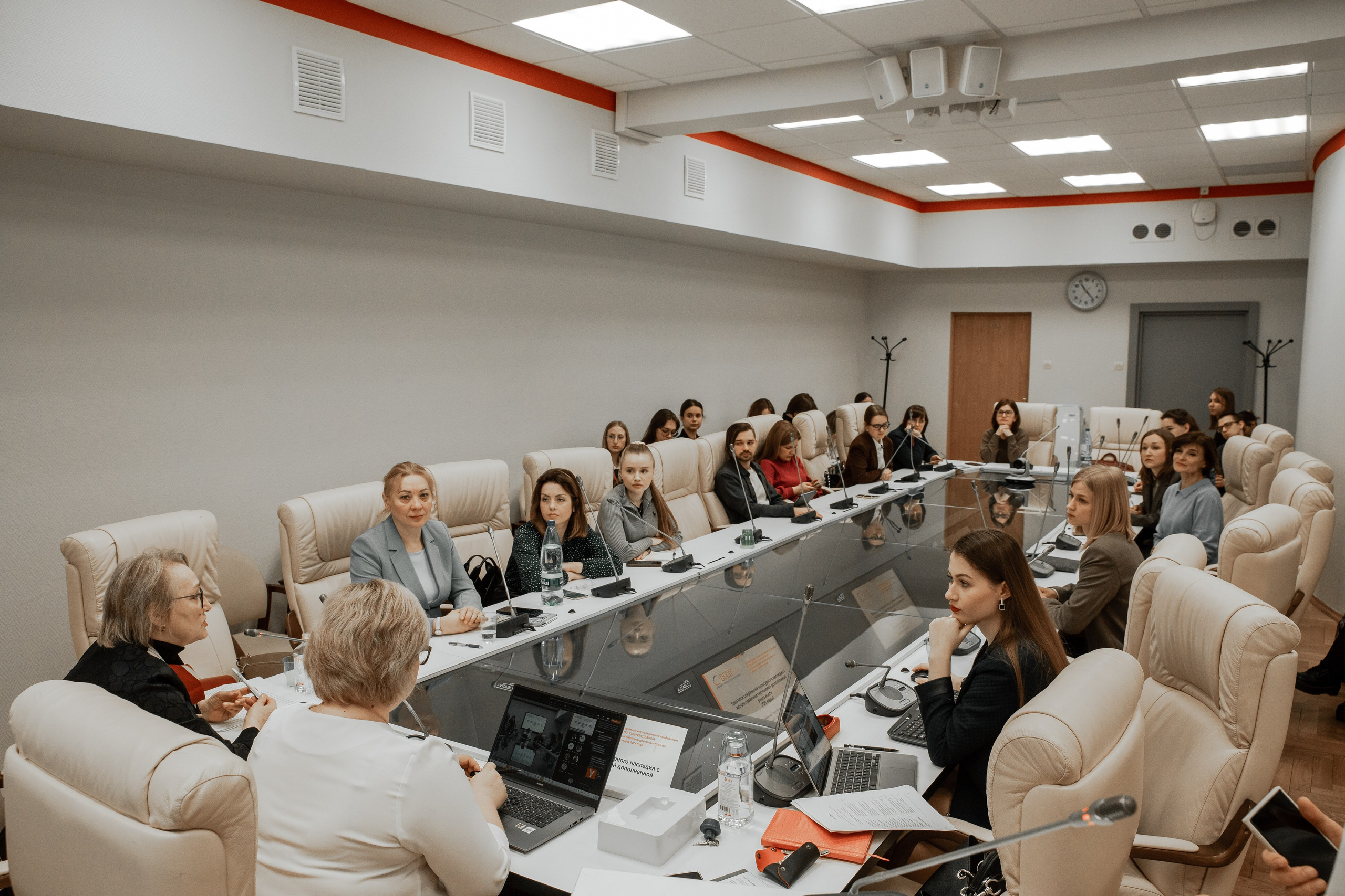 IV Международная научная конференция | Диалог Культур Культура Диалога. Фотограф брендов и бизнеса в Москве Алексей Сентюрин