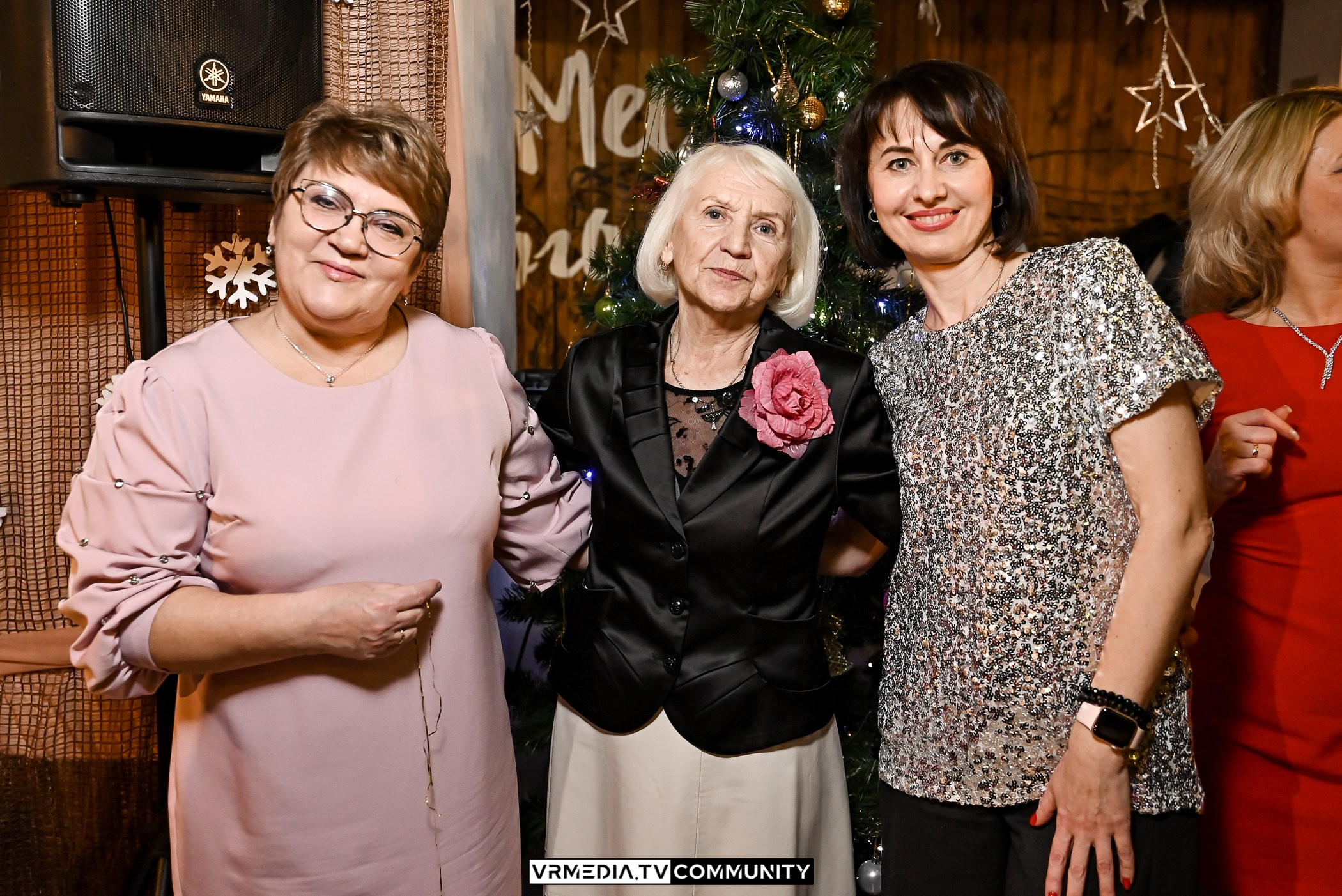 Новогодний вечер в кафе «КАмпот»