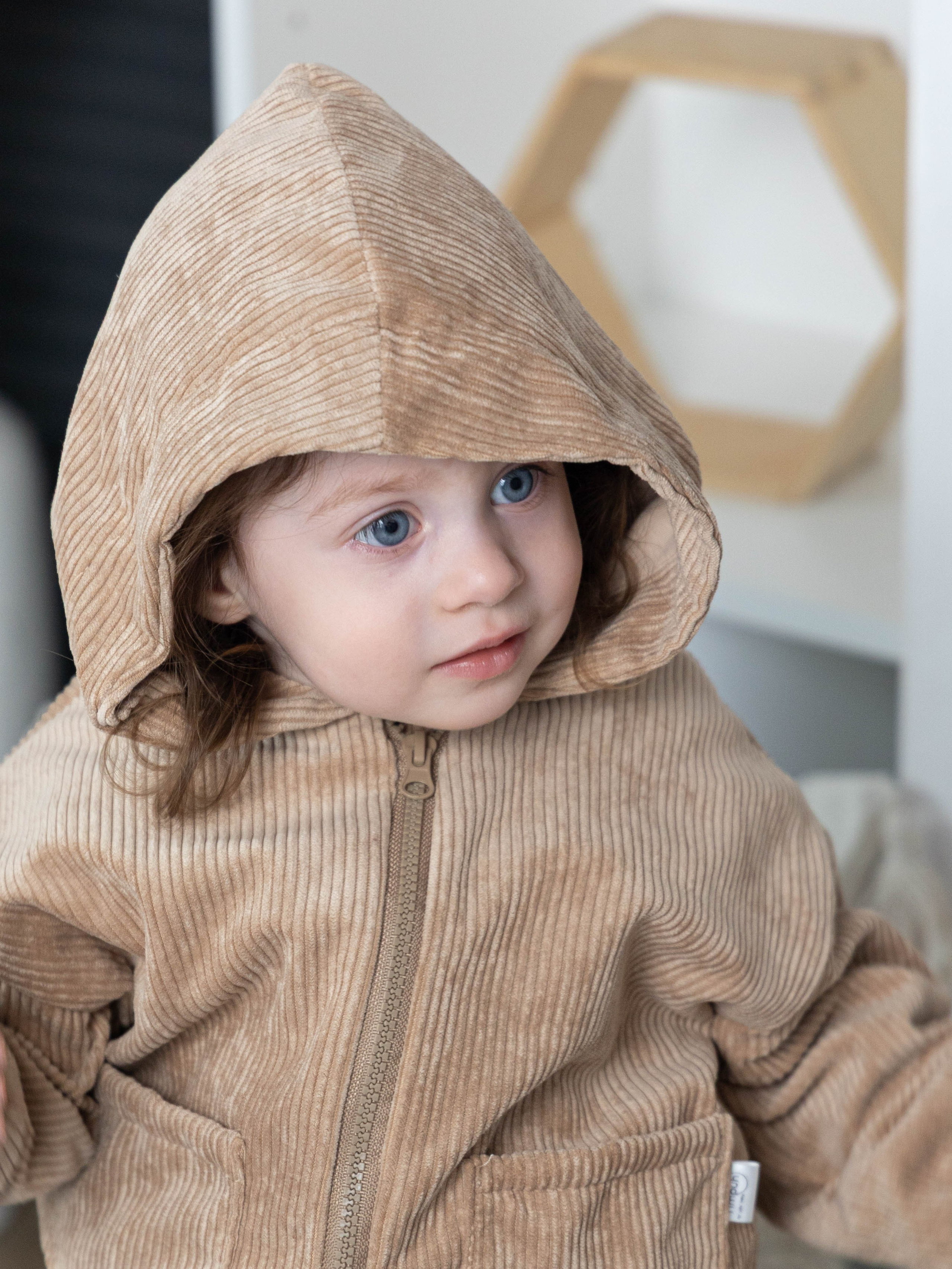 Детская ветровка. Фотограф для маркетплейсов, фотоуслуги в Жуковском Татьяна Марсуверских