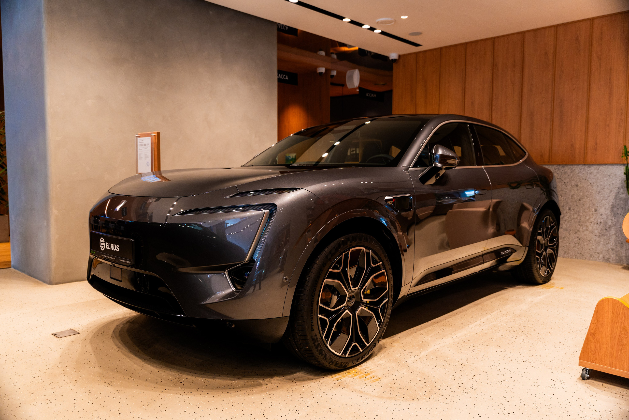 Интерьерная фотосъемка автосалона Elrus в Краснодаре. Zeekr, LiXiang Профессиональная фотосъемка интерьера премиум-автосалона в Краснодаре. Шедевры для Вас! Фотограф и Видеограф в Краснодаре Пахиев Руслан