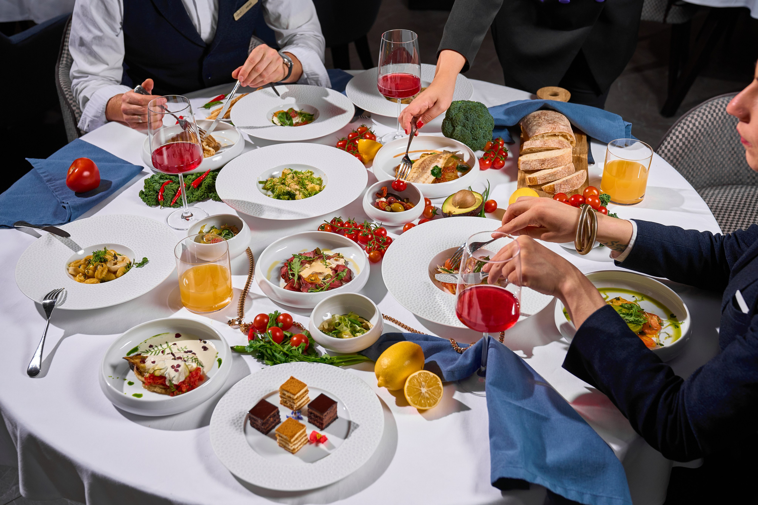 COSMOS ITALY — СЪЕМКА МЕНЮ