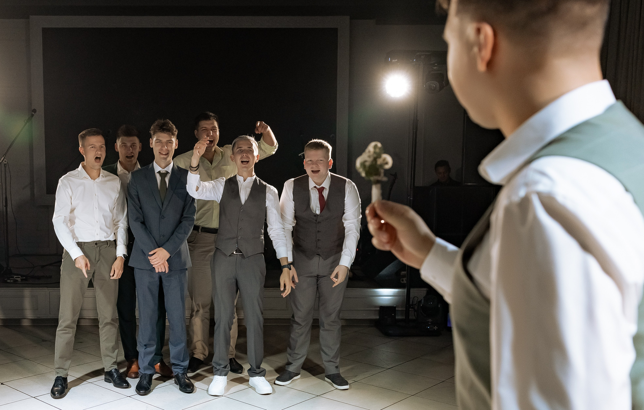 Жениха бросает бутоньерку, банкетный зал Пассаж