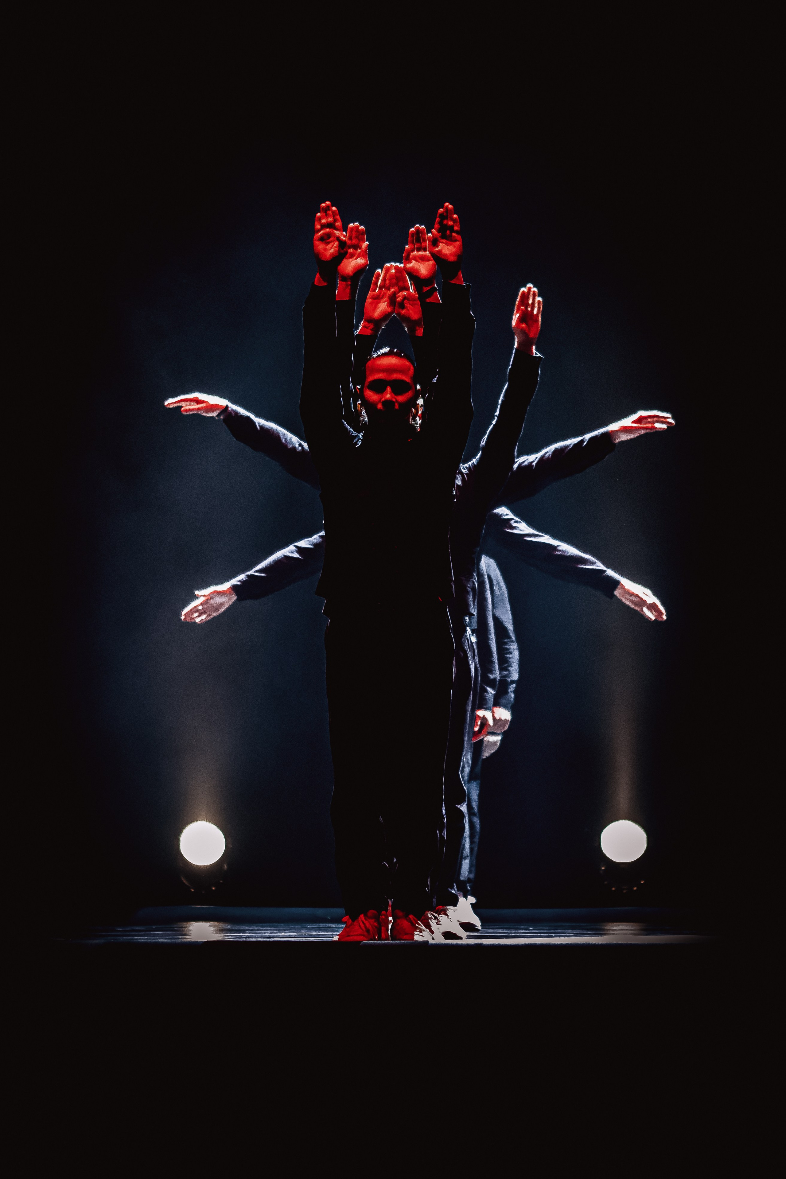 Шоу «Под дождём» 03 / 2025. ФОТОГРАФ ЕКАТЕРИНБУРГ