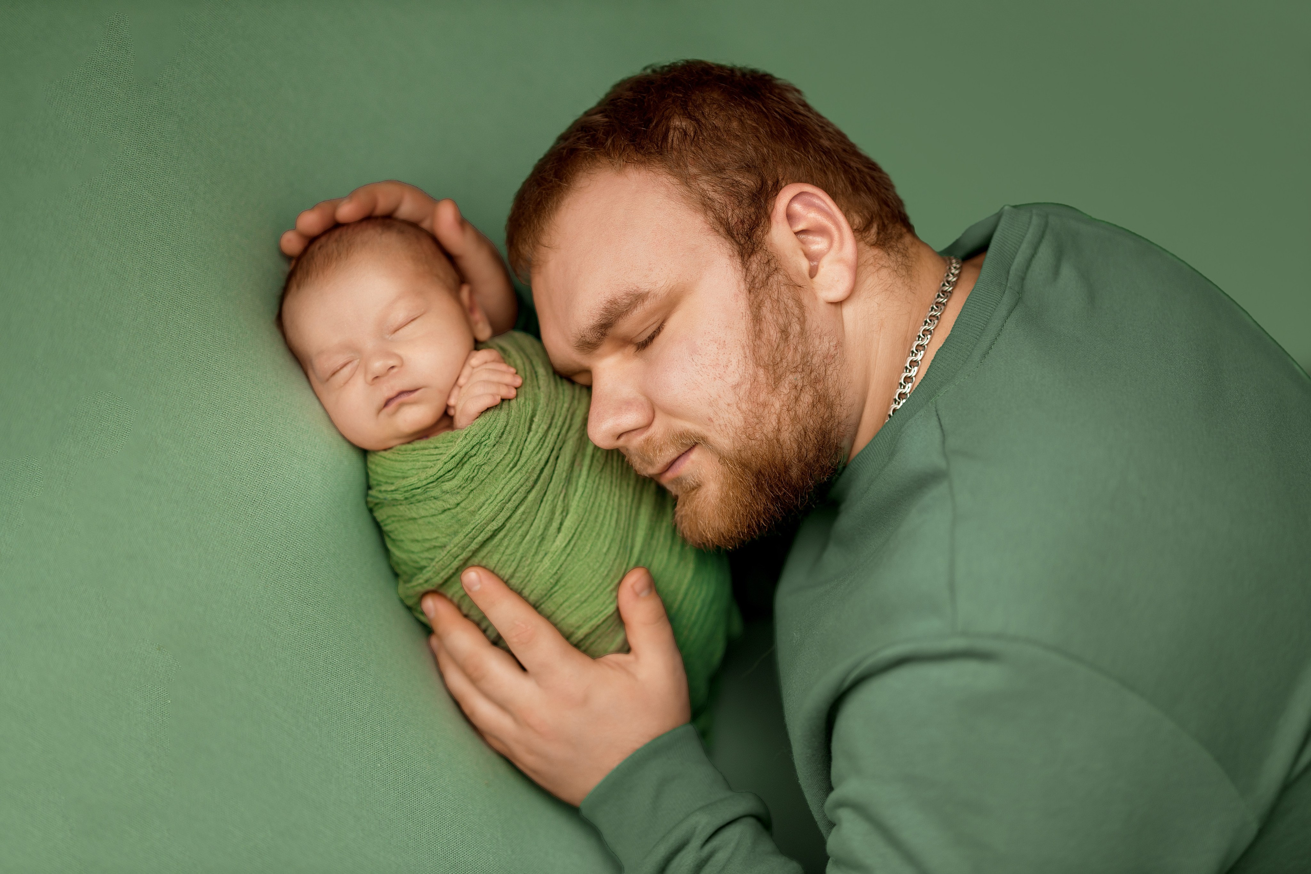 Ньюборн фотосессии в Старом Осколе. Фотостудия для новорожденных в Старом Осколе Гильфановых Юрия и Ольги