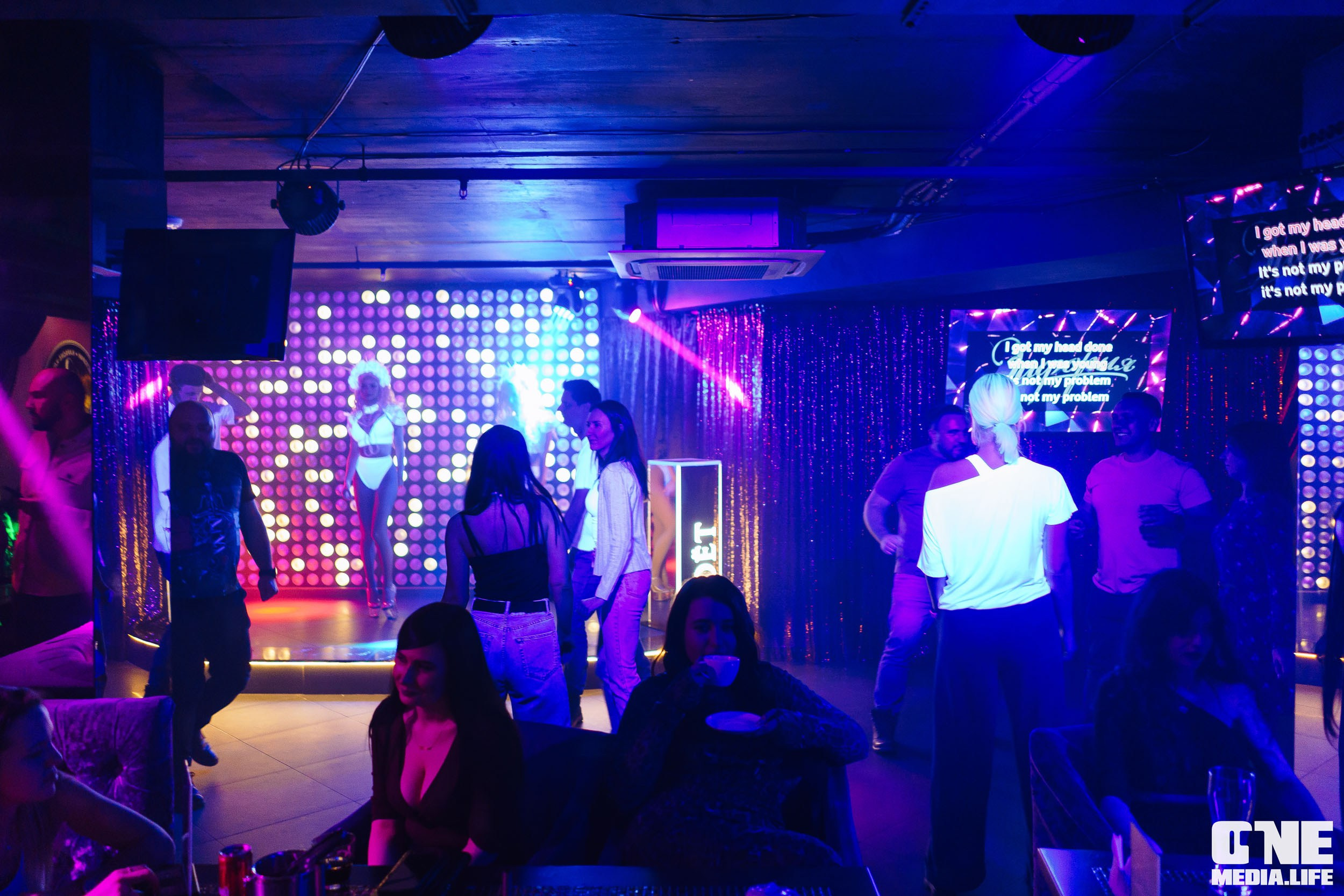 Фоторепортаж из караоке-клуба Эйфория. One Media Life: фоторепортажи, фотоотчеты с мероприятий и заведений