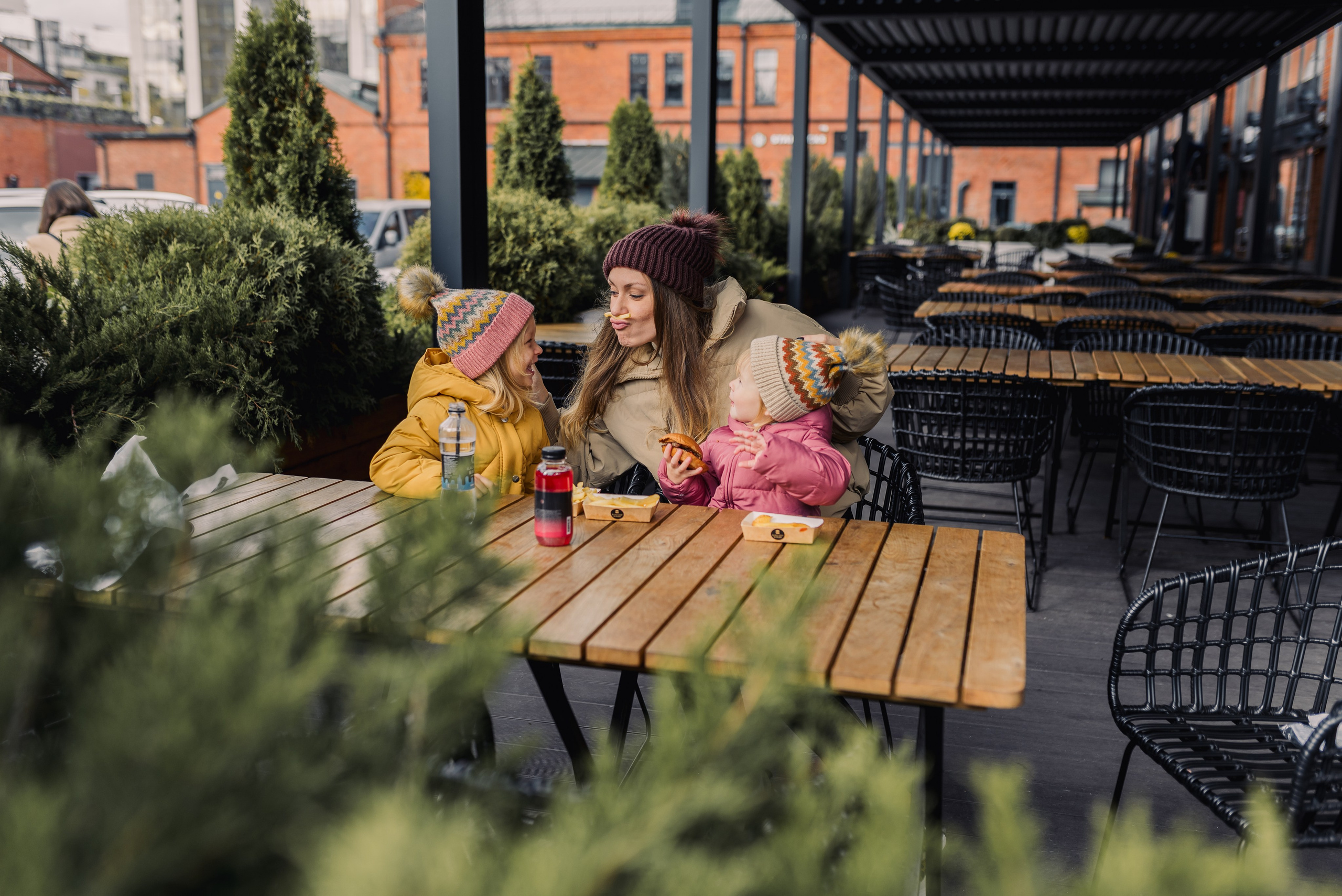 Прогулочная фотосессия в городе в стиле Lifestyle. Контент-фотограф в Москве Хныкина Лена