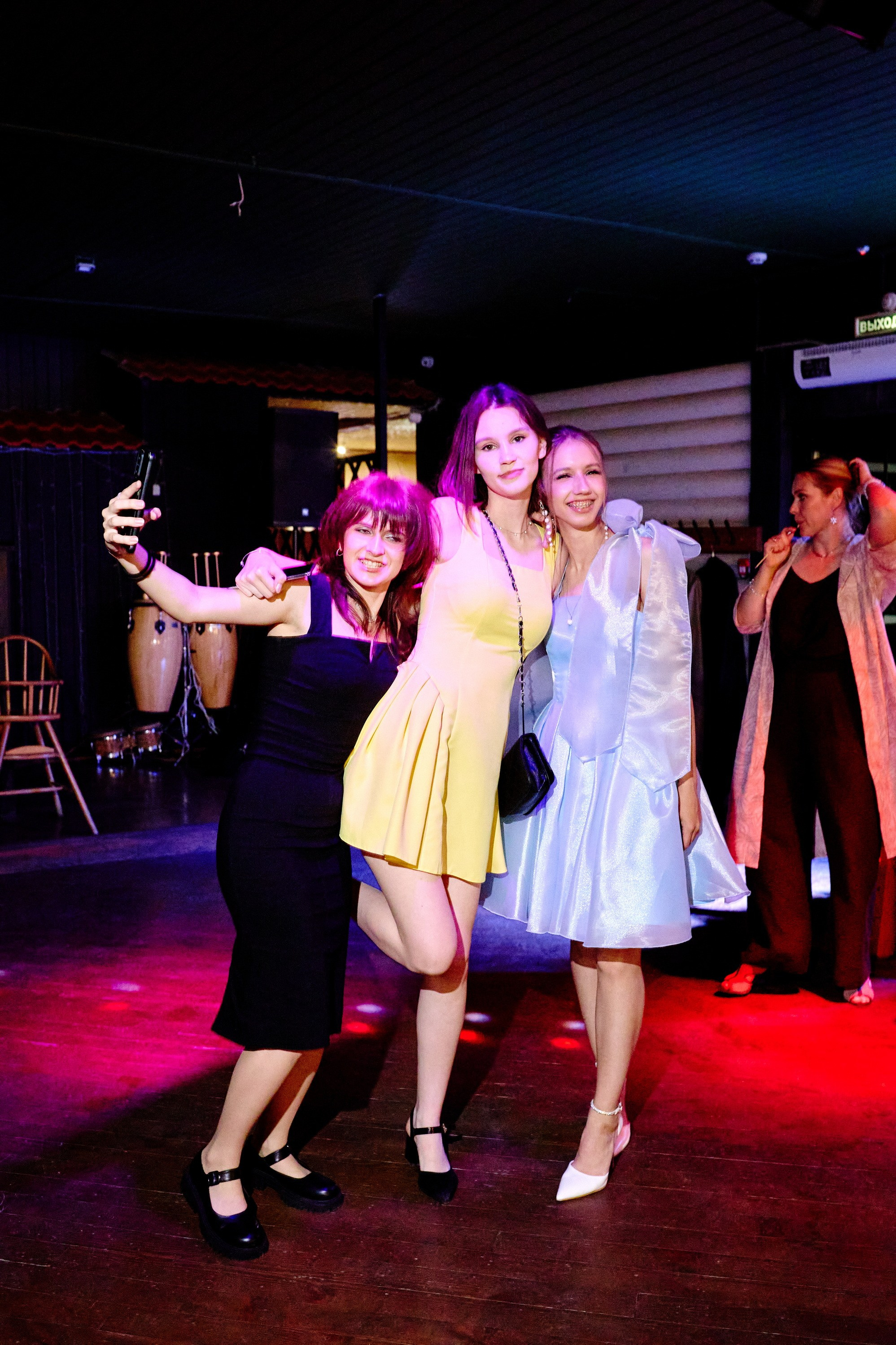 Выпускной 35 Сош. Фотограф Выпускные альбомы Таганрог Сергей Коробченко