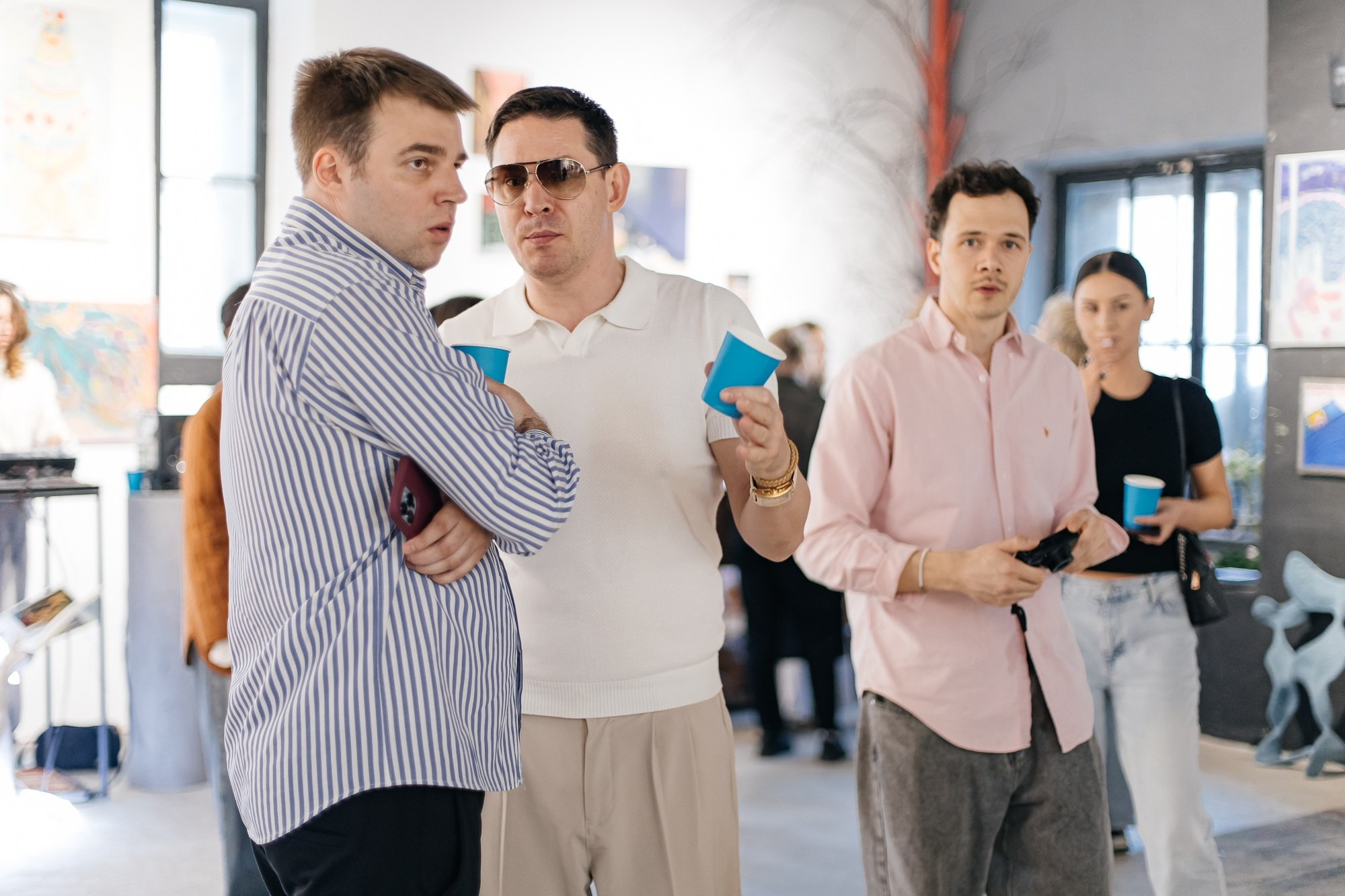 IZZI ROOM | Открытие выставки | май 2025. Репортажный фотограф в Санкт-Петербурге СПБ Алиса Ческидова на ваше мероприятие