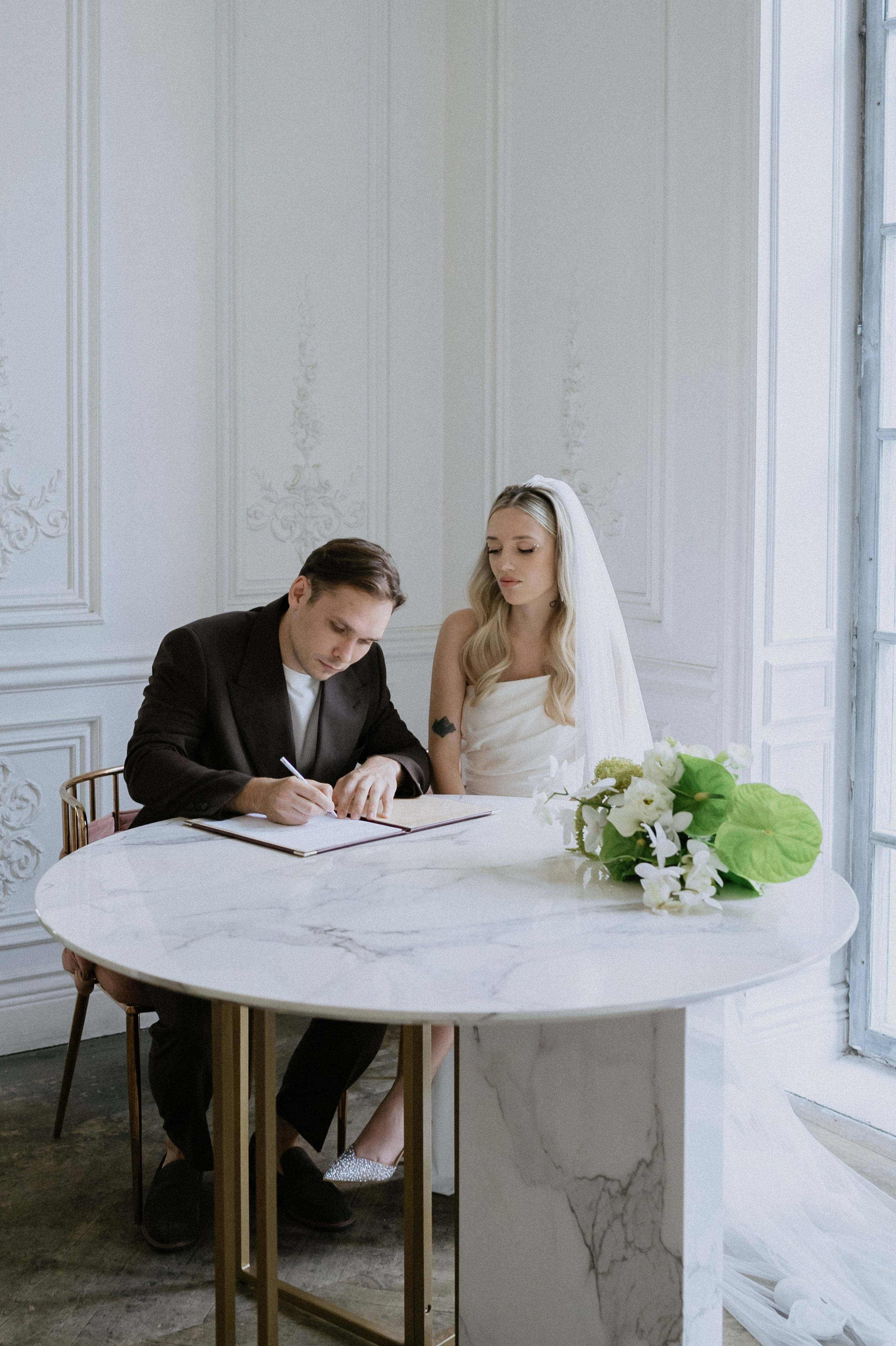 Регистрация брака и фотосессия в Особняке Royal. Свадебный фотограф Москва — Сергей и Татьяна