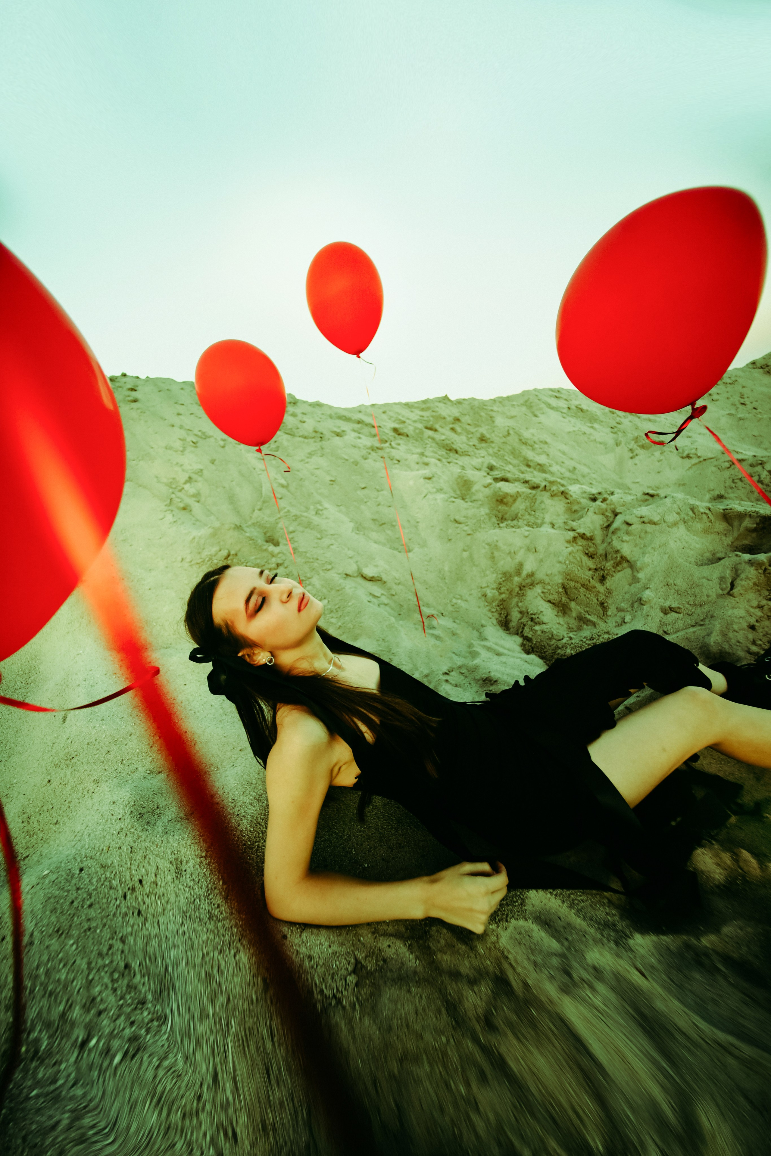RED BUBBLES. Sun Betty — кинофотограф Элизабет