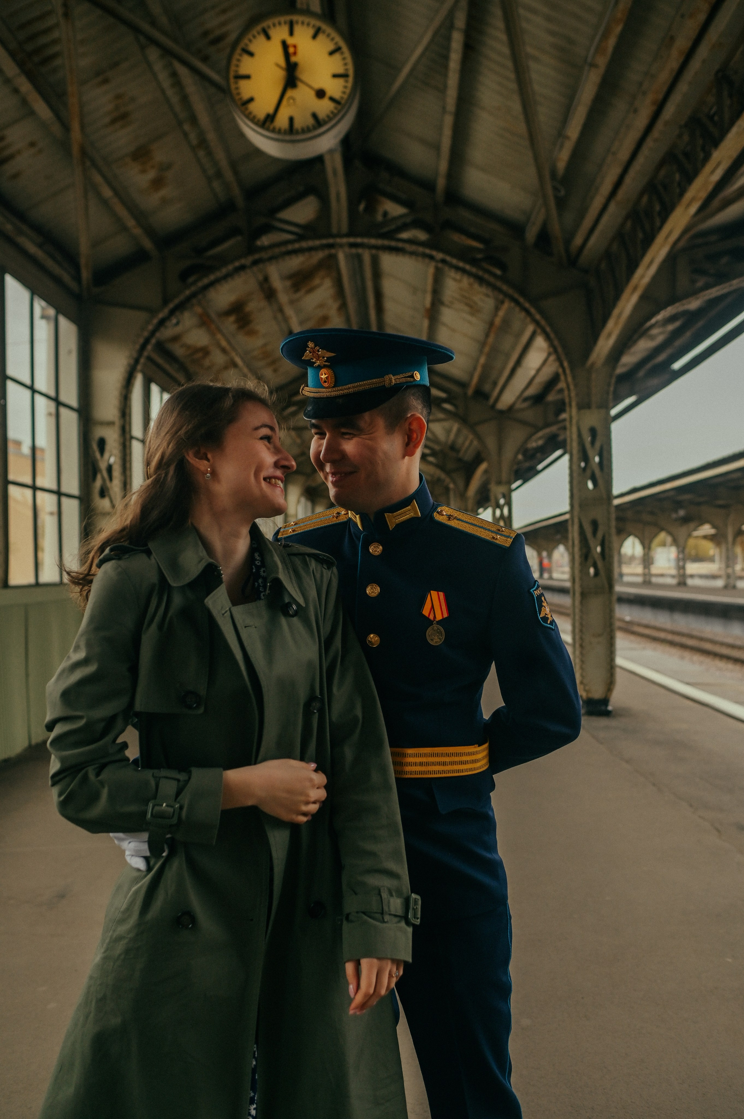 Love story на вокзале. Анастасия и Азамат. Семейный и свадебный фотограф в Санкт-Петербурге Яна