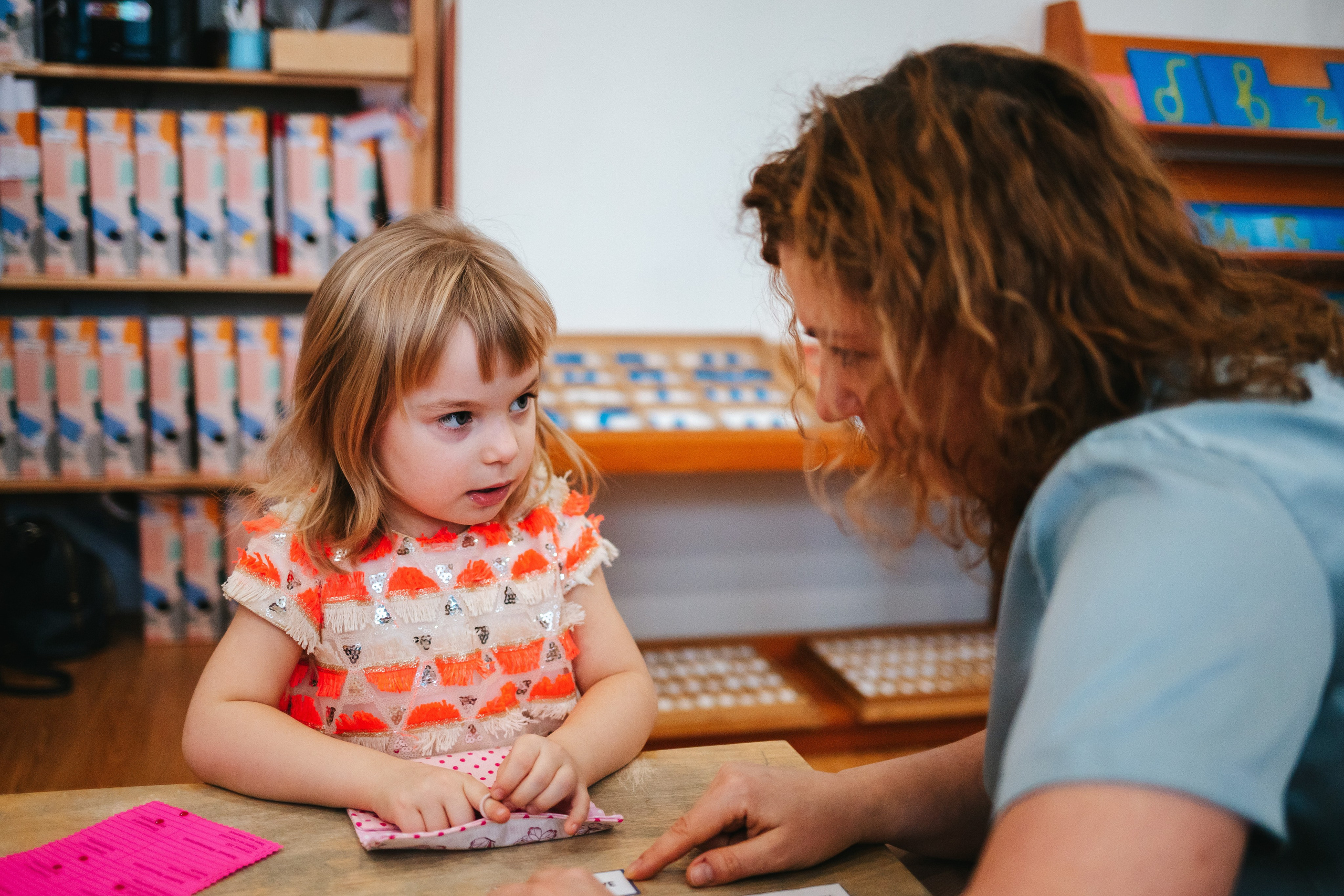 8 марта в Монтессори-саду. Семейный lifestyle фотограф в Санкт-Петербурге Людмила Пахомова