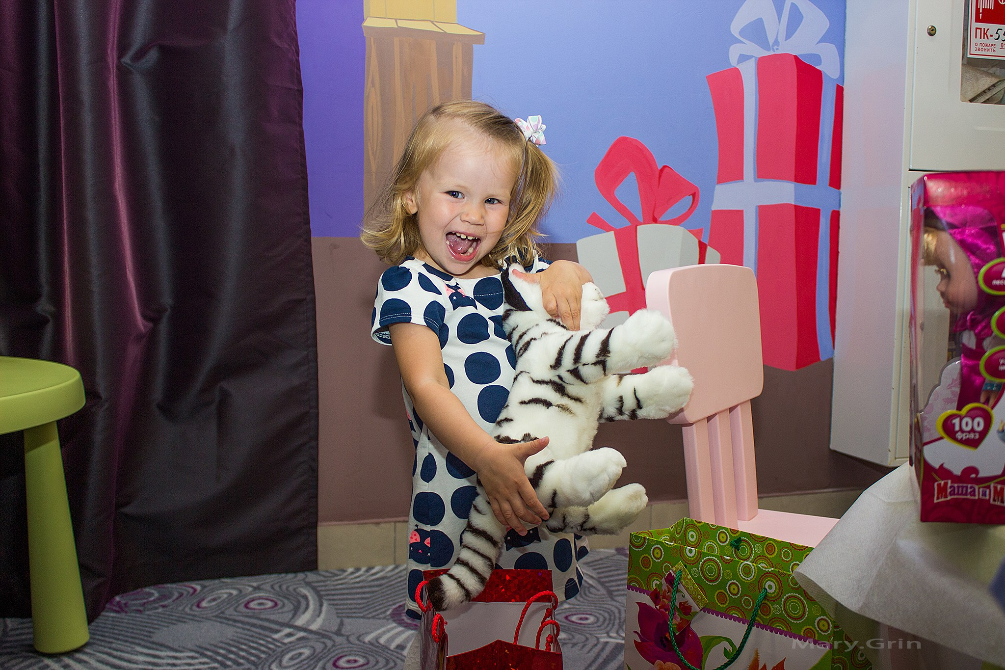 День рождения в стиле свинки Пеппа в Изумрудном городе. Детский и семейный фотограф, фотограф мероприятий Нижний Новгород