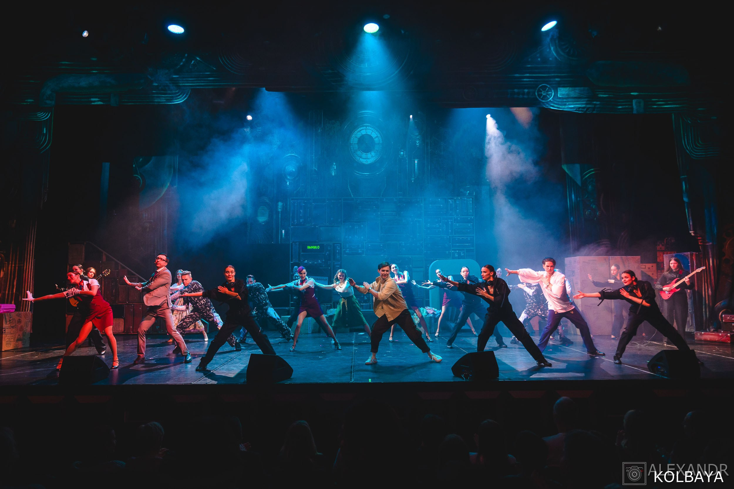 Фотографии со спектакля Блэкаут 18 октября 2025 года. Концертный и театральный репортажный фотограф в Москве Александр Колбая