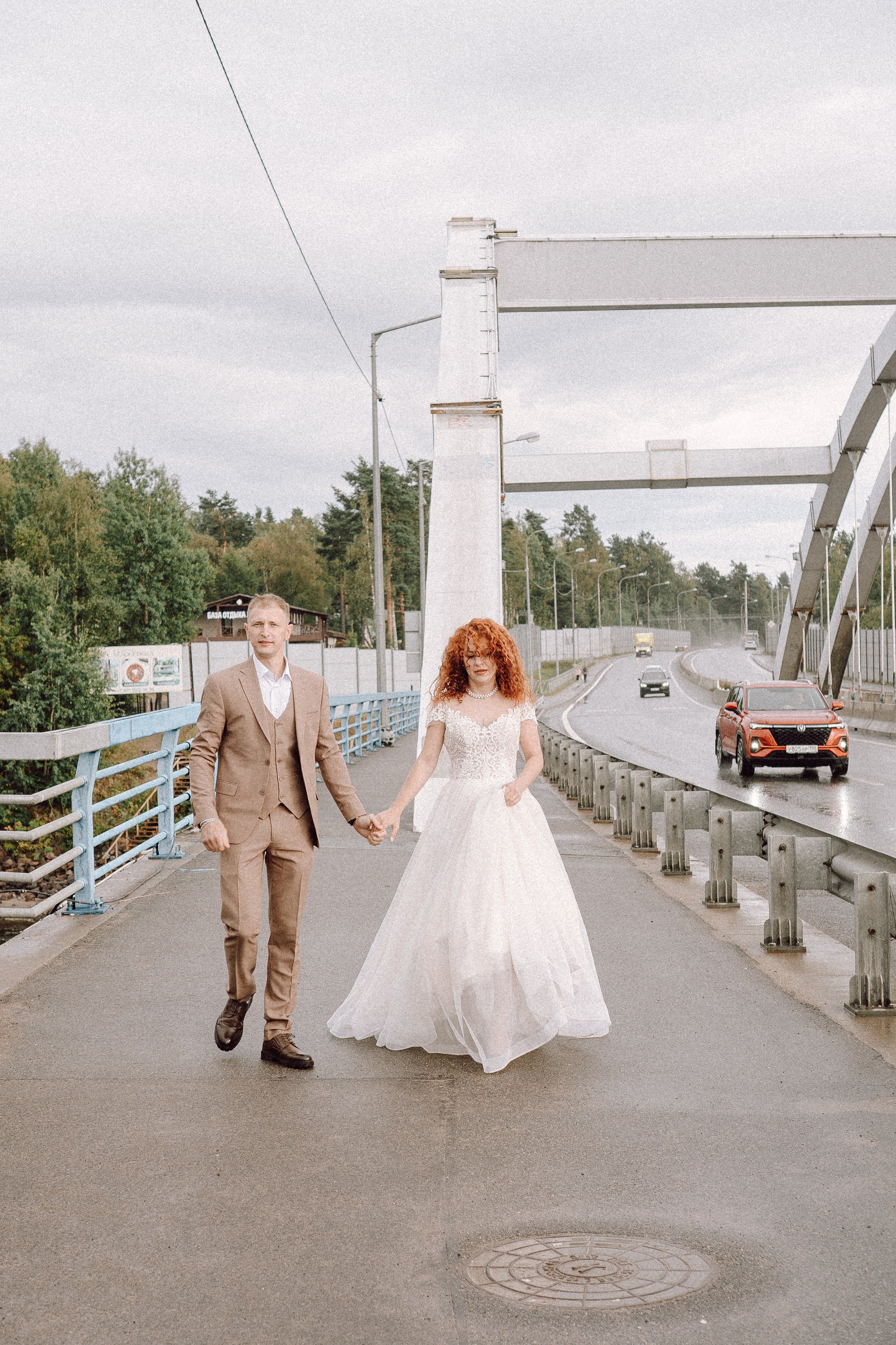 СВАДЕБНАЯ ФОТОСЕССИИЯ ПАРЫ В ГОРОДЕ ПРИОЗЕРСК В СОСНОВОМ ЛЕСУ И С ПИКАПОМ. Профессиональный фотограф, Санкт-Петербург — Виктория Богомолова