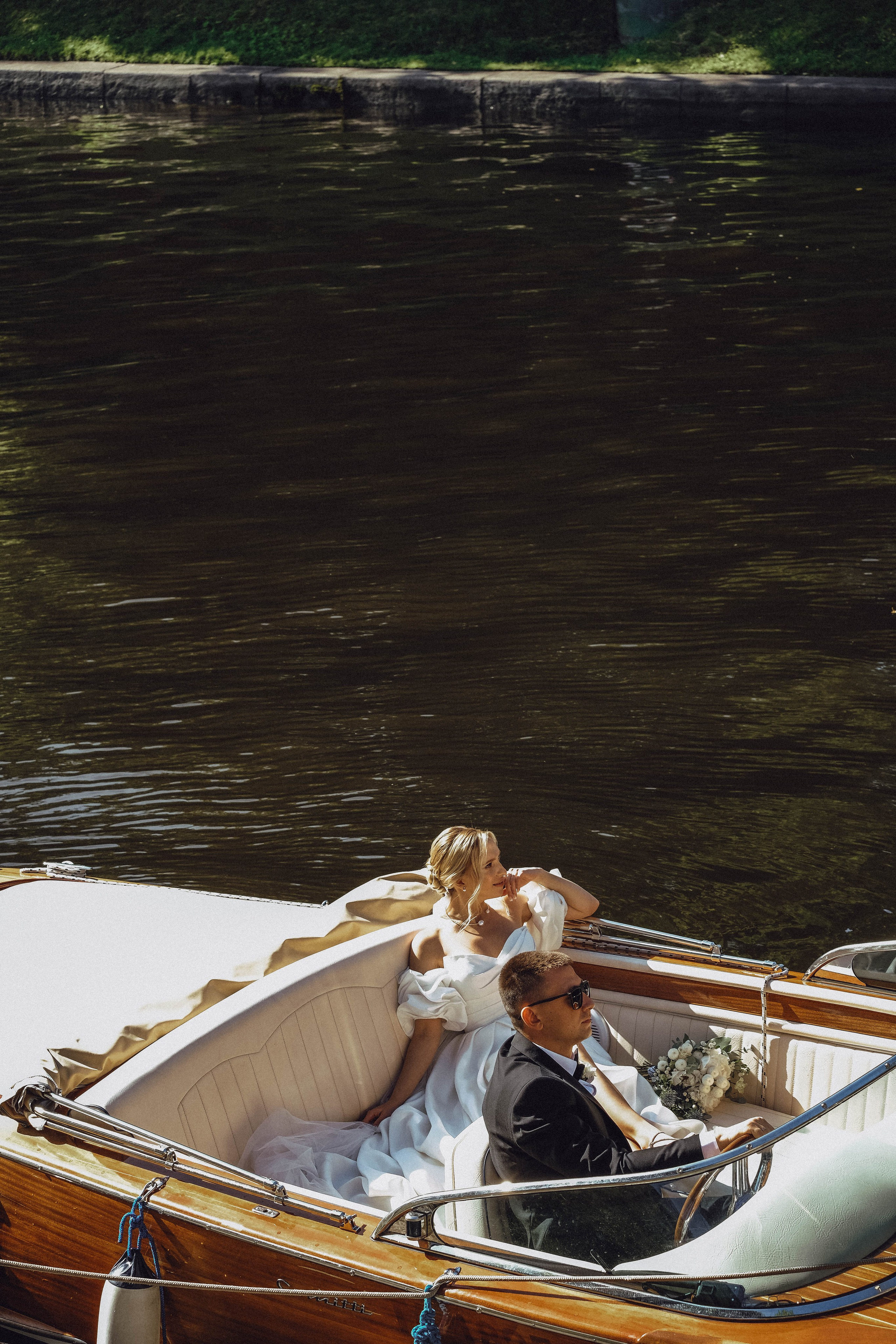 СВАДЕБГНАЯ ПРОГУЛКА ПО КАНАЛ САНКТ-ПЕТЕРБУРГА НА КАТЕРЕ. Профессиональный фотограф, Санкт-Петербург — Виктория Богомолова