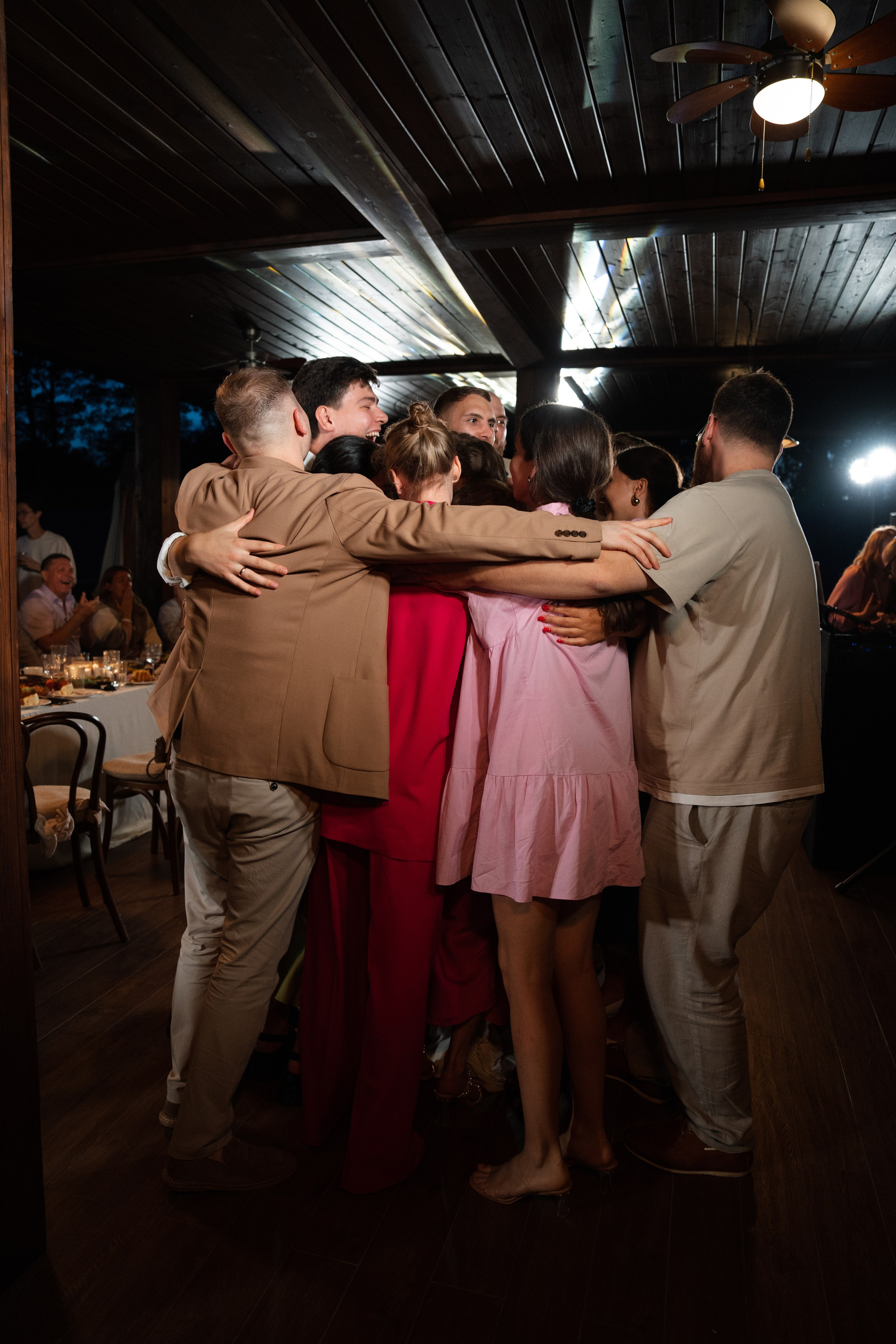 Арина & Иван. Камерная свадьба на природе в стиле в расслабленном стиле. Свадебный фотограф организатор в Санкт-Петербурге Ассоль Опарина