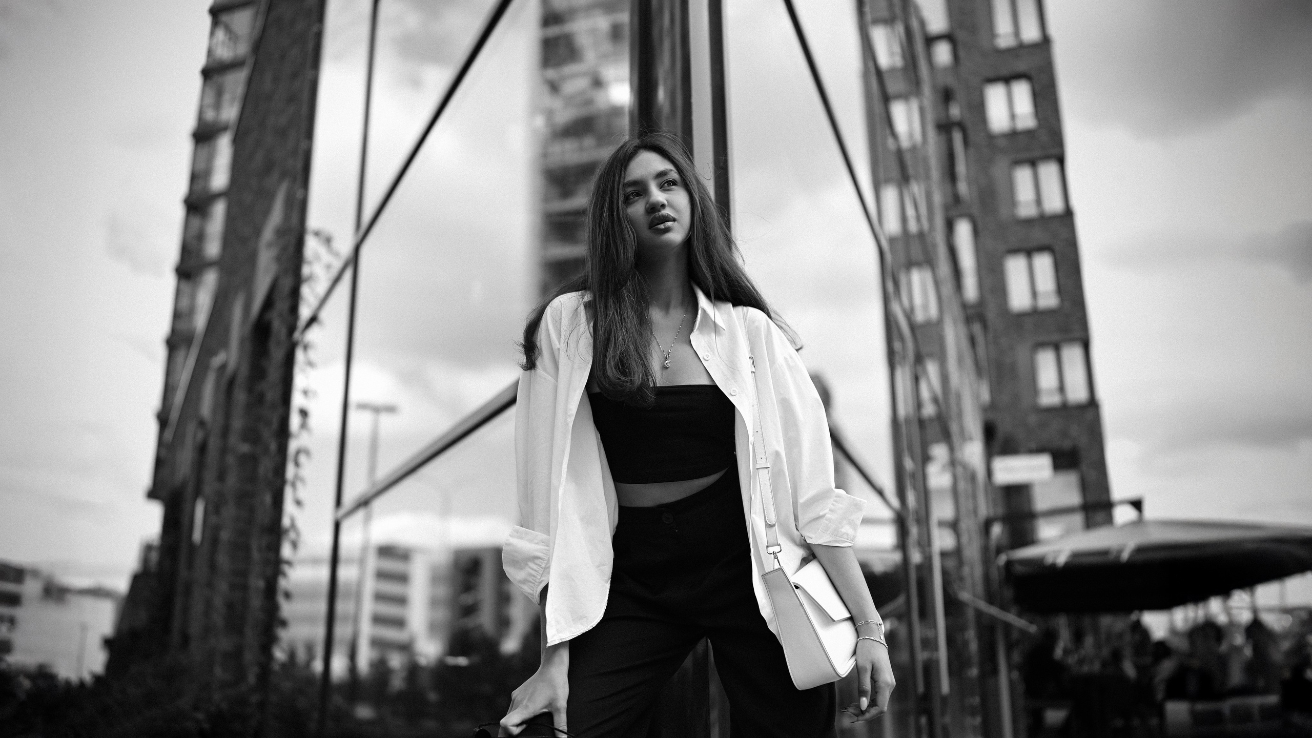 Главная-монохром