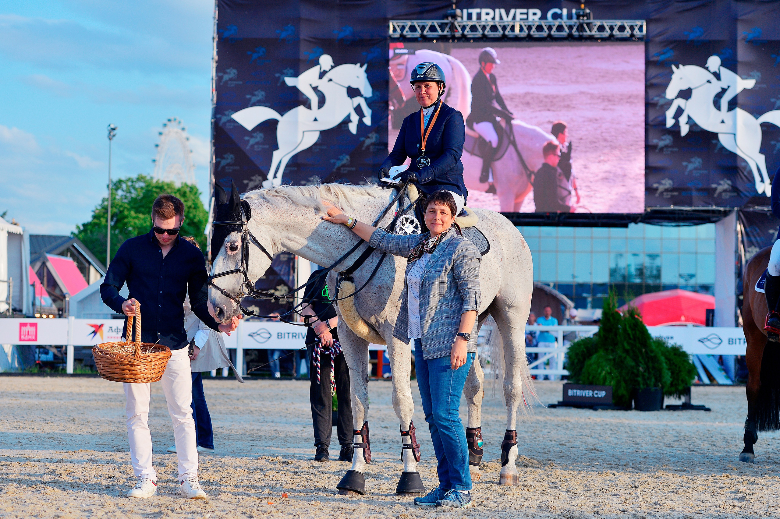 Репортаж Bitriver. Конный фотограф Alesya Safe