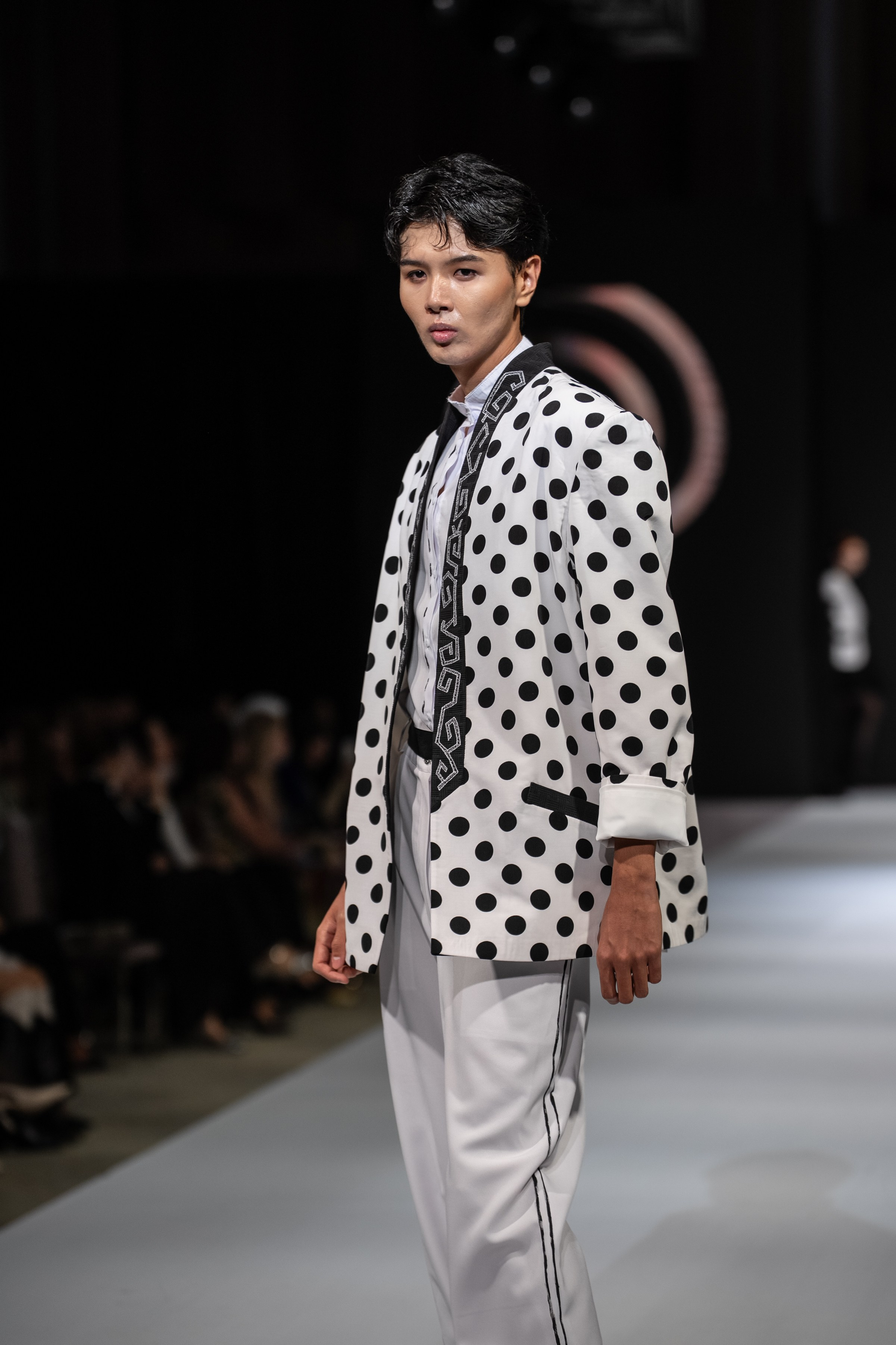 EURASIAN FASHION WEEK Nurasem. Сайт Алматинского НЮ АРТ, будуар и фэшн фотографа Дениса Карпенко