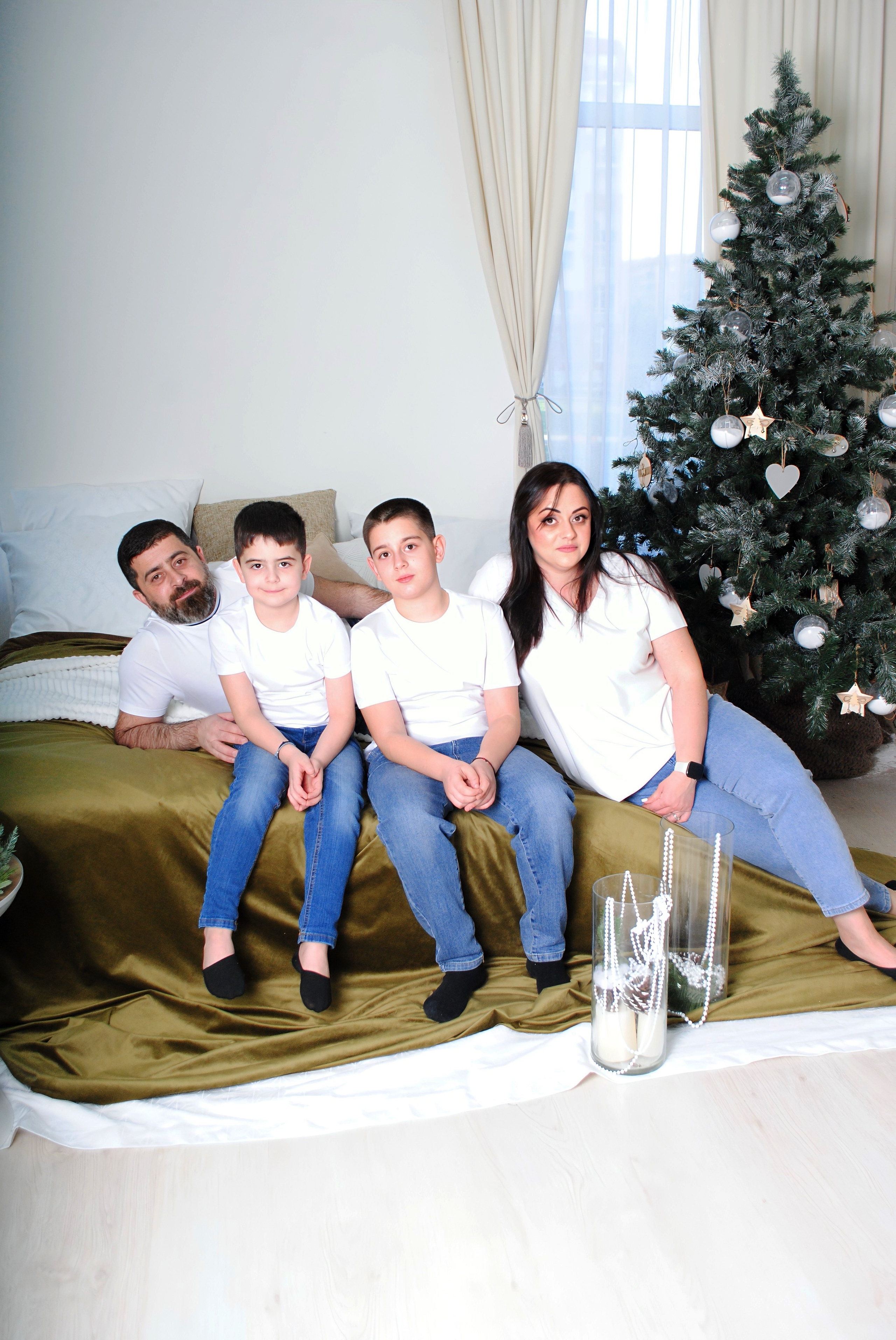 Мария и семья. Фотограф Мария Мусаелян