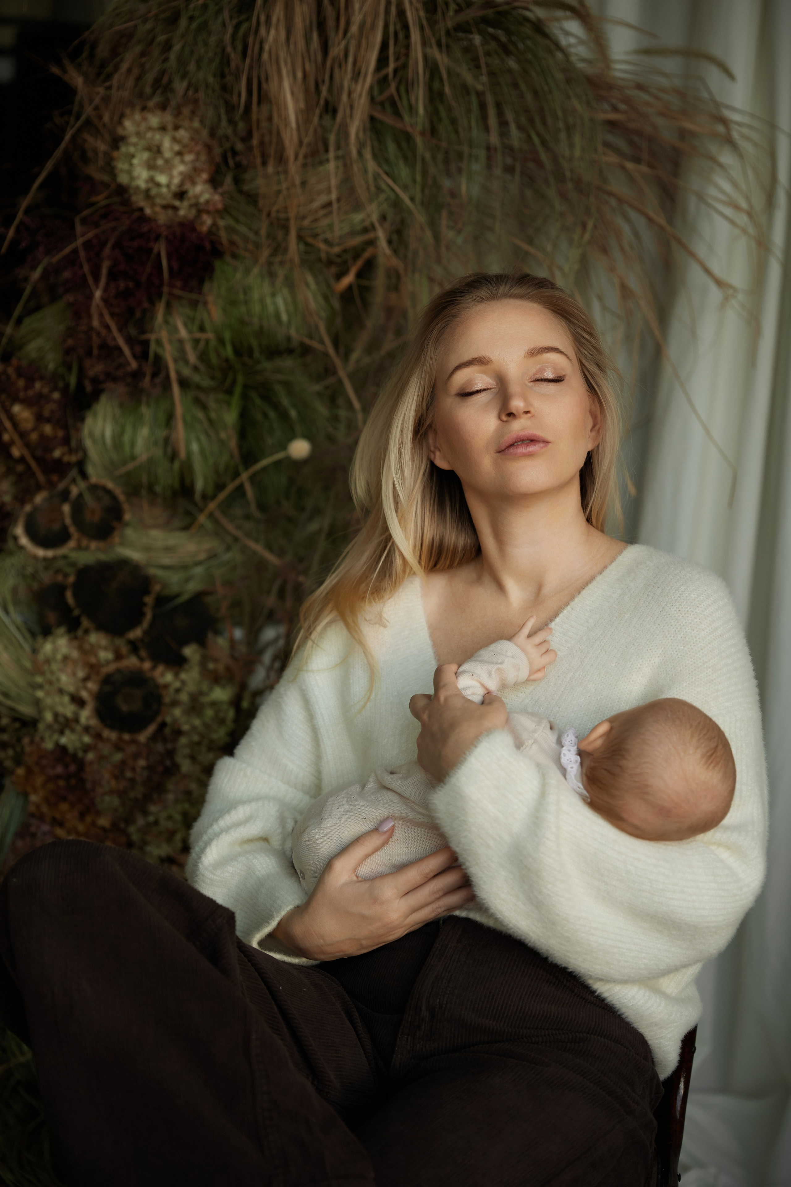 Мария с малышкой. Фотограф женского портрета, беременности и материнства Харькова Елена