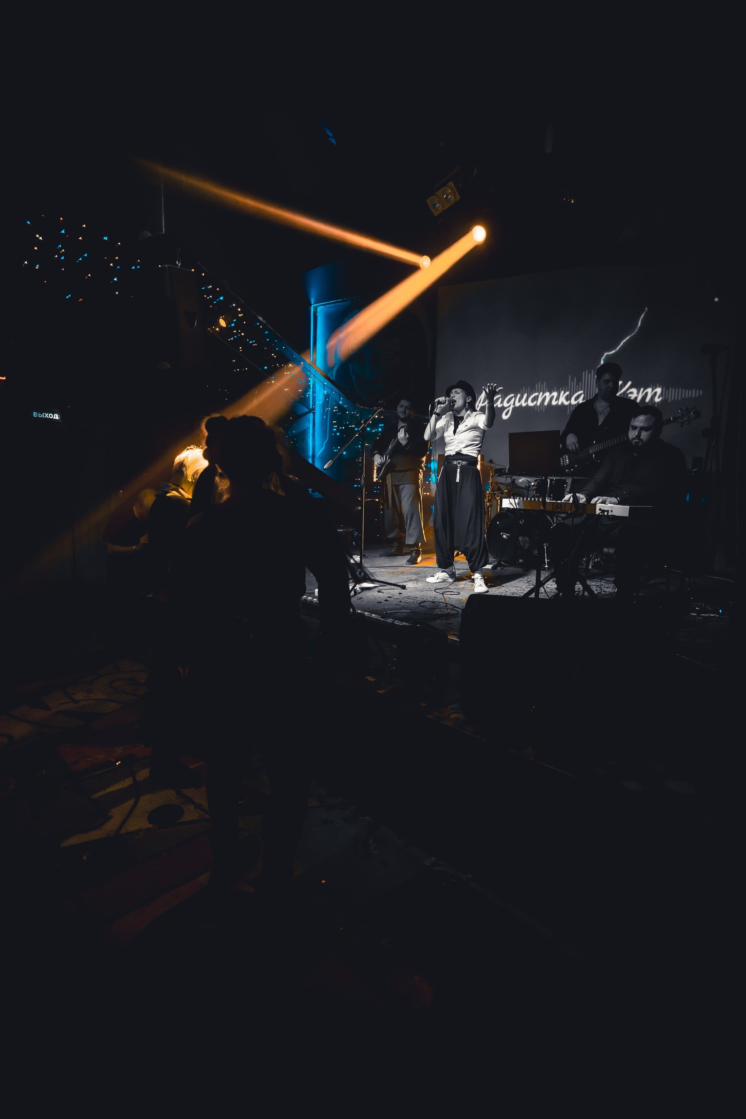 Радистка Кэт. Рок-ёлка, клуб-галерея Эрмитаж. 21.12.2024. Фотограф Регина Крикунова г. Красноярск