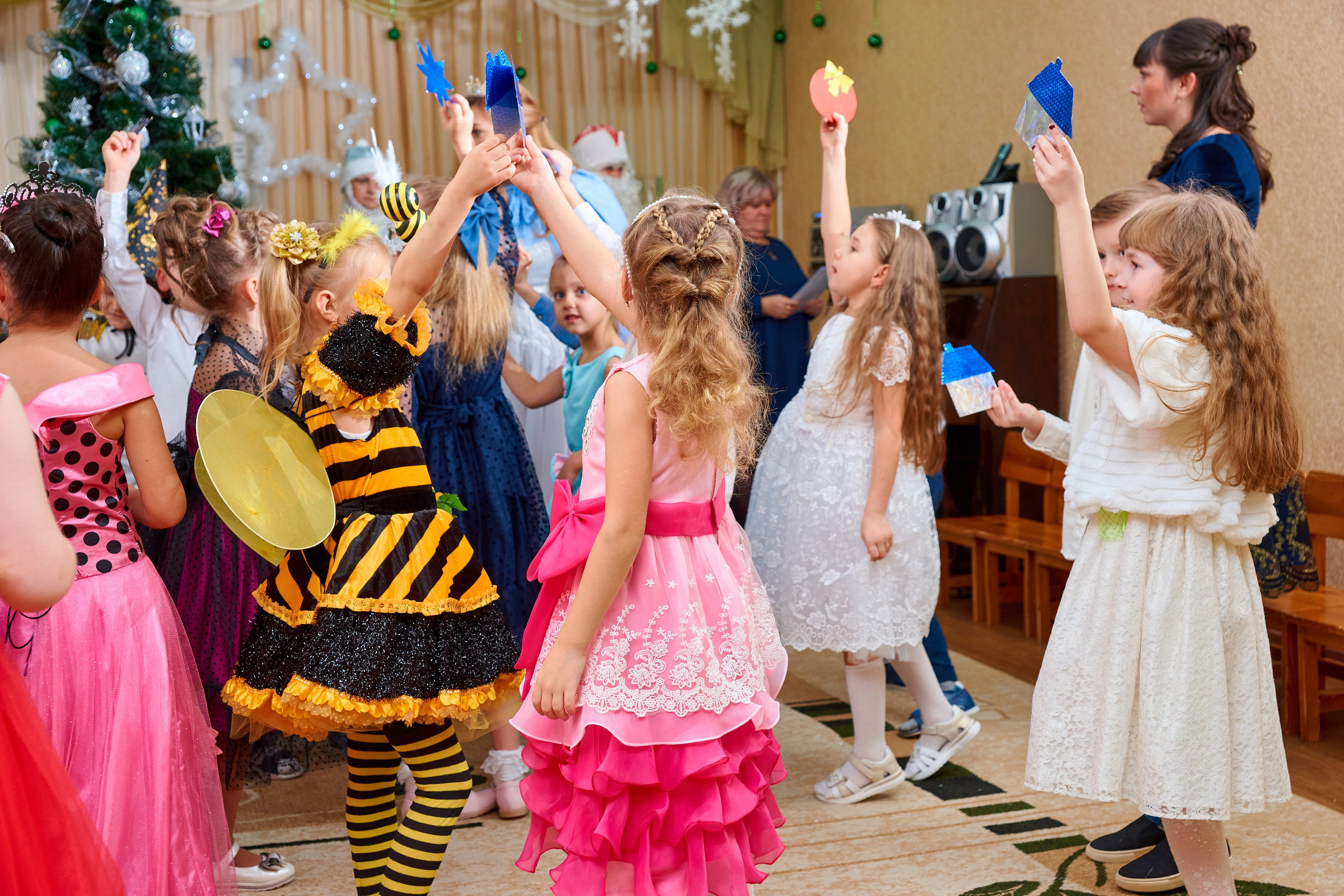 Новогодние утренники. Childrenfoto.ru