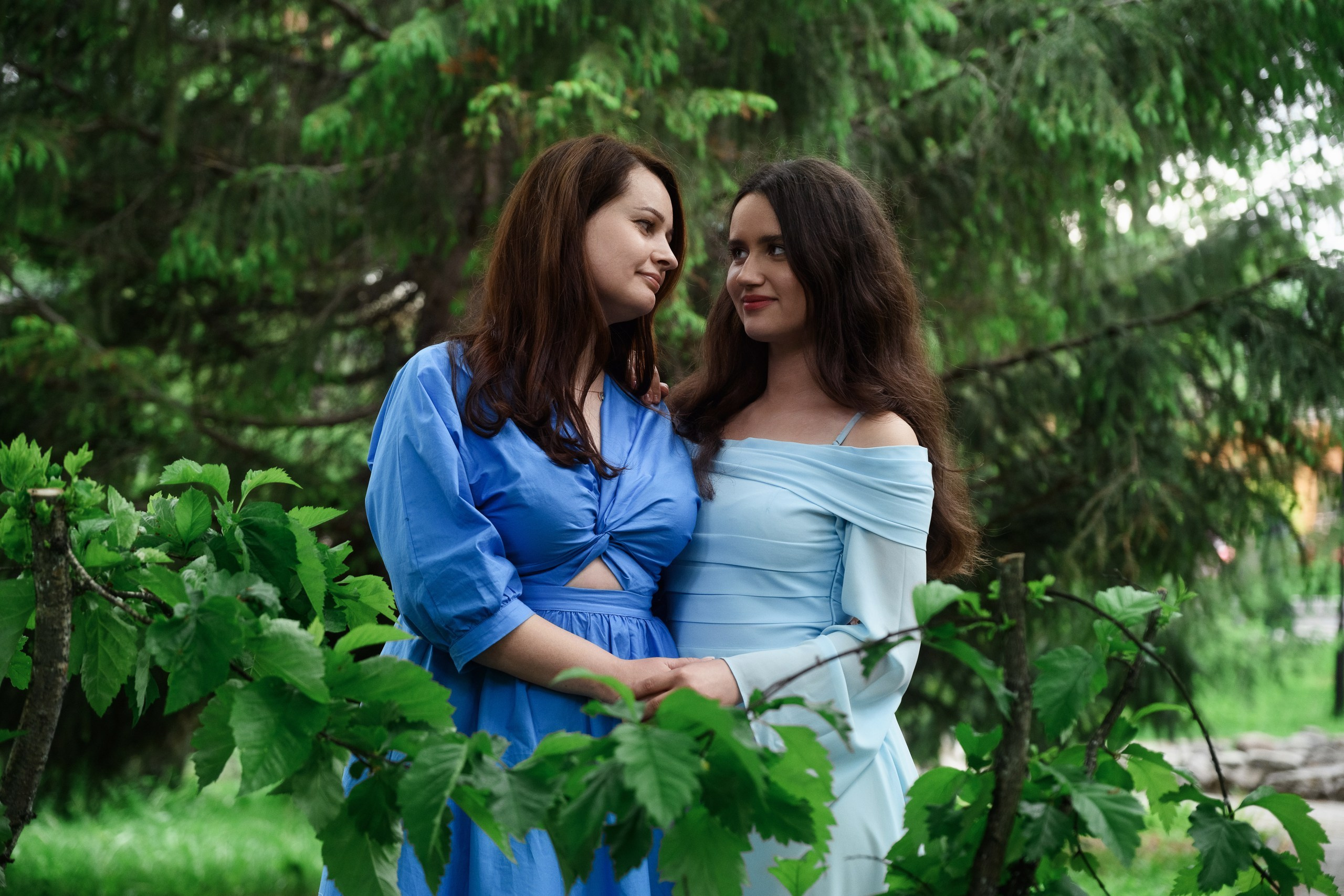 Выпускная фотосессия в Петропавловске-Камчатском. Фотосъемка выпускного на природе Камчатки. Групповые и индивидуальные портреты выпускников. Заказать фотосъемку выпускного в Петропавловске-Камчатском.