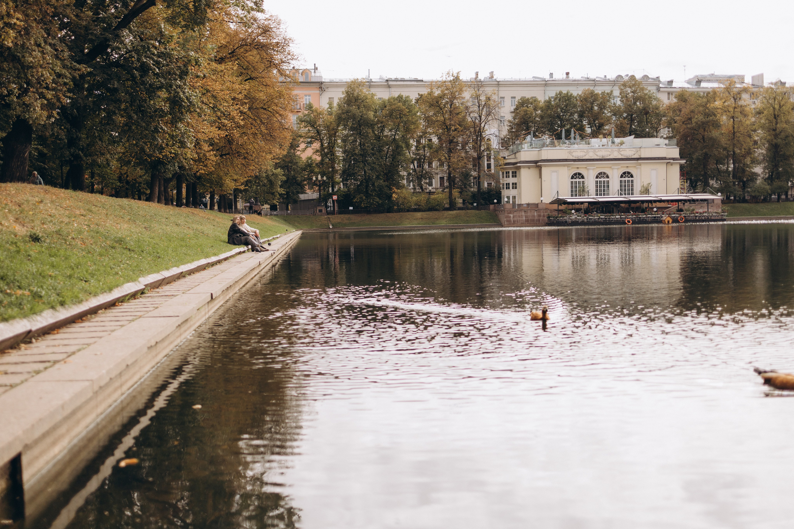 Прогулка мамы с дочкой. Семейный фотограф в Москве Аникина Наталья