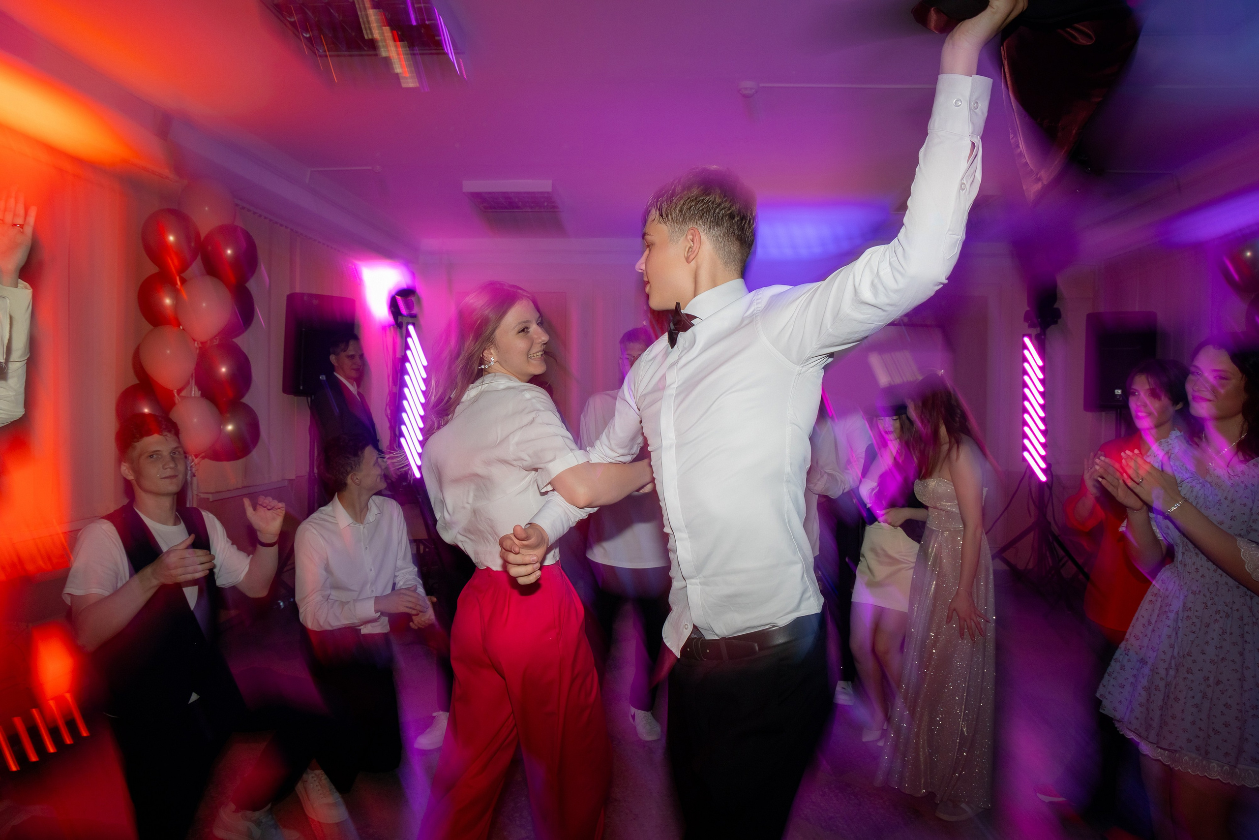 Школьный выпускной 2024 год в Соколе (Минск). Свадебный фотограф в Минске/Беларуси Сергей Спиридонов