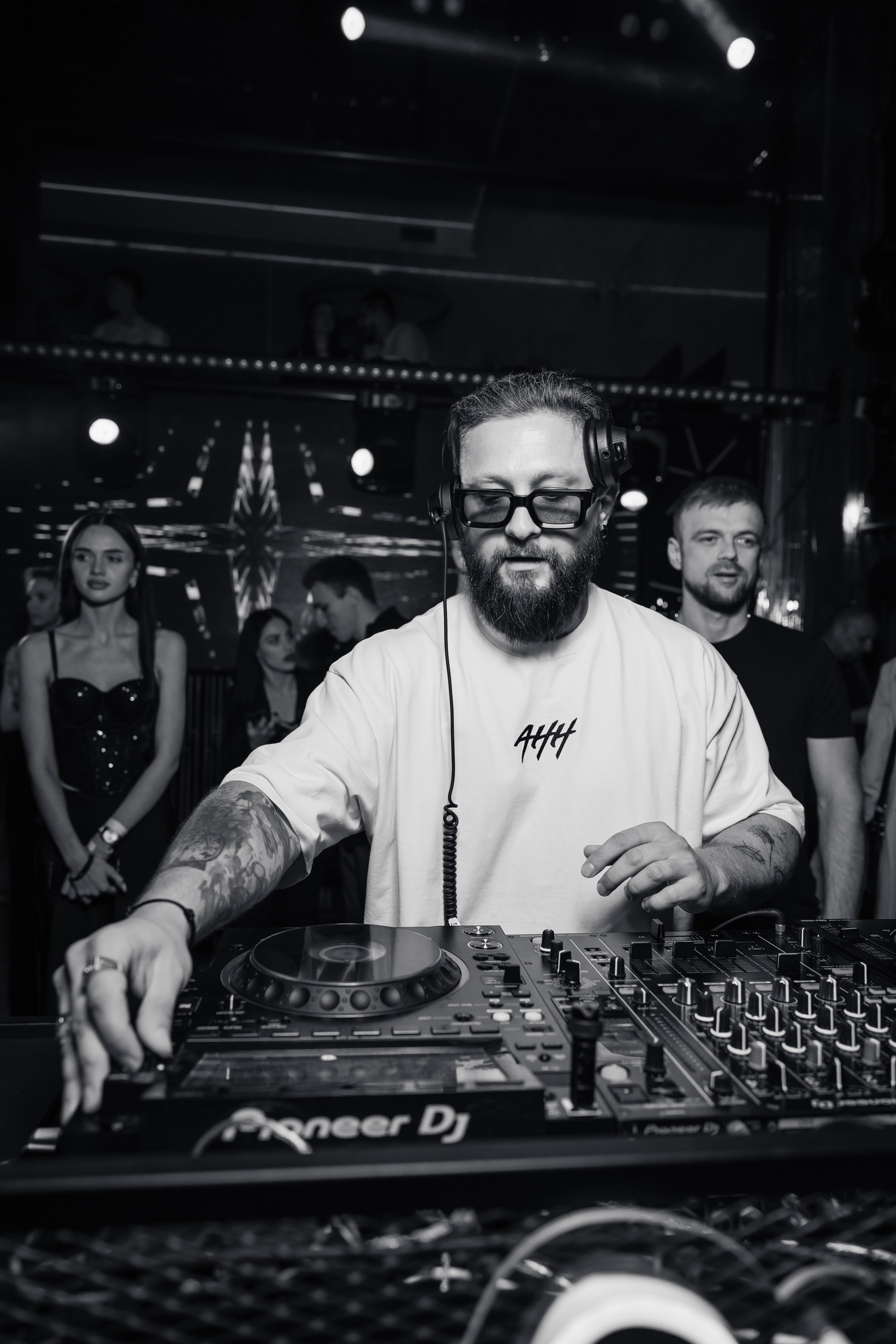 Клубный фотограф и nightlife-репортаж в Москве — Адам Черноуски. Событийный и портретный фотограф в Москве — Адам Черноуски