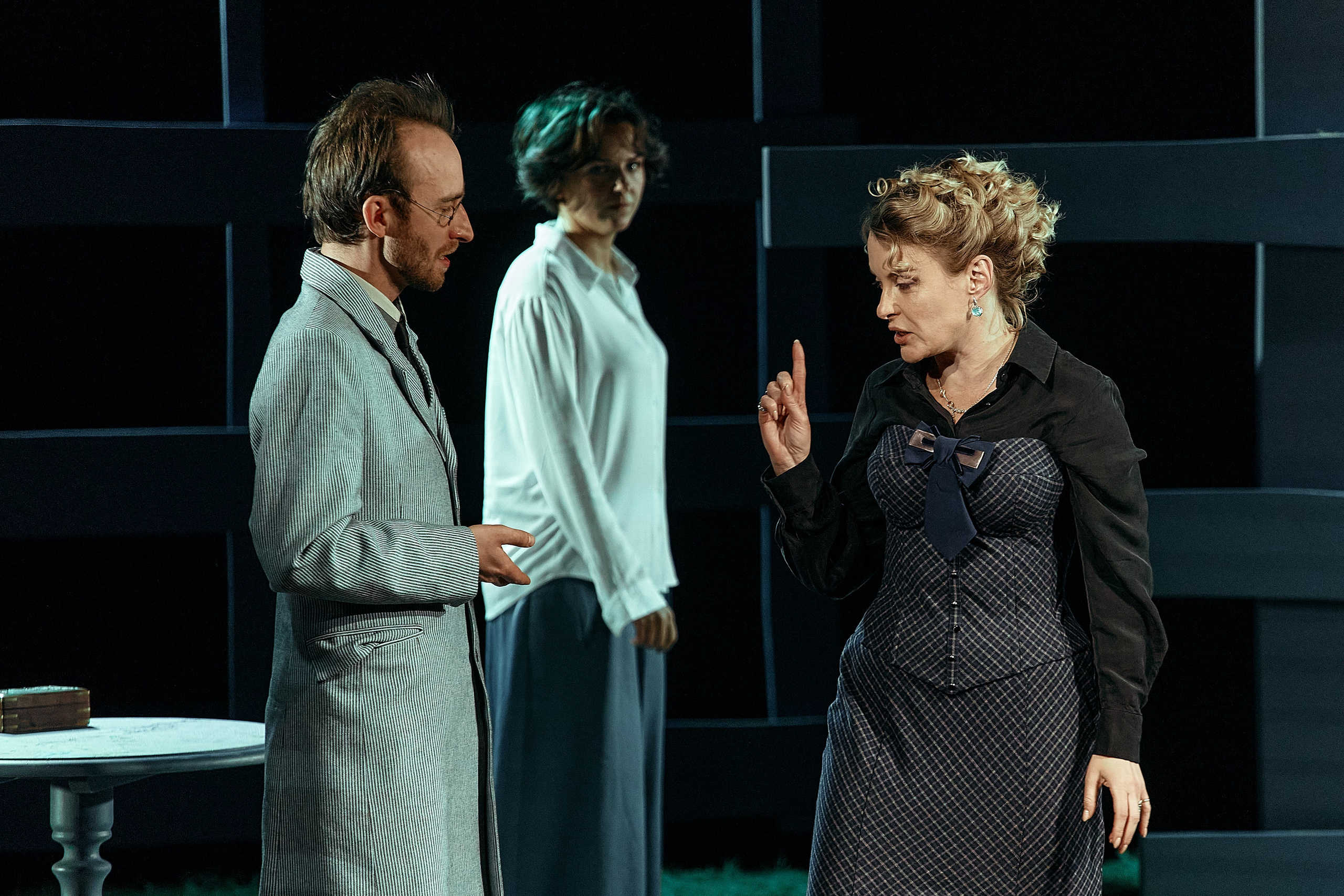 Бесприданница. Приют комедианта. Фотограф Нина Антонова