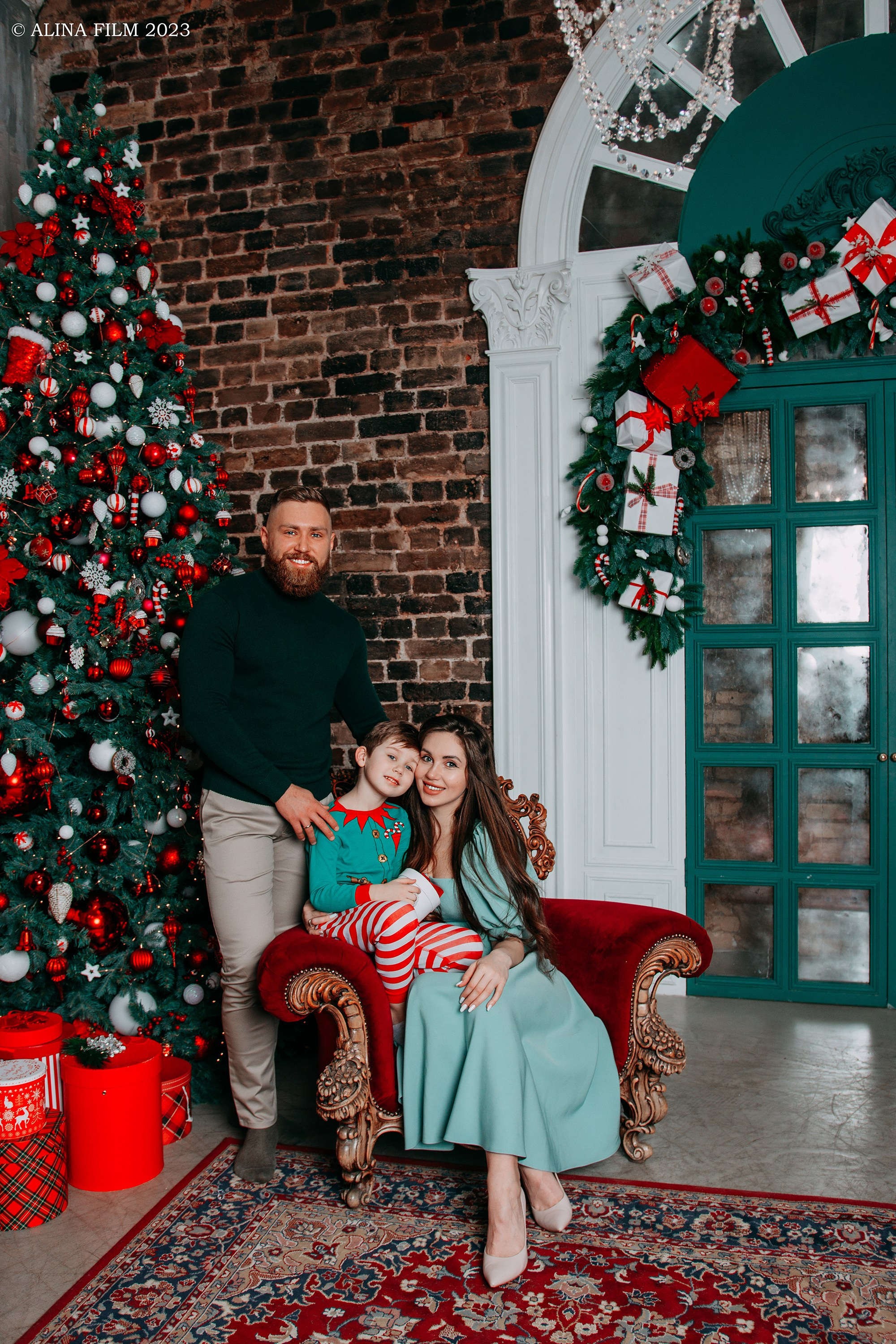 Семейная новогодняя фотосессия. Фотограф в Санкт-Петербурге Alina Film