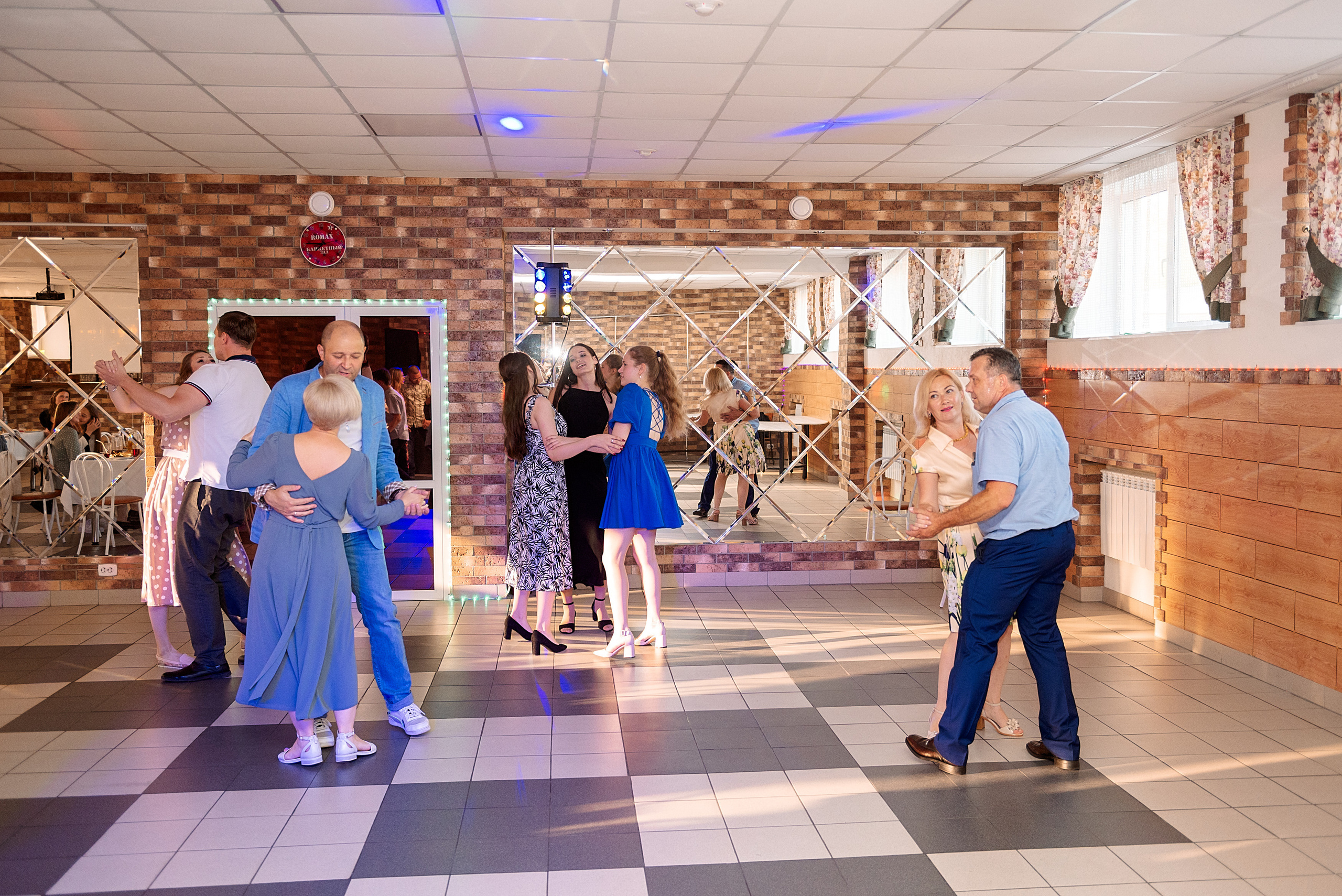 ВЫПУСКНОЙ 9кл. шк.106. Семейный, свадебный, школьный фотограф в Железногорске Целуев Андрей