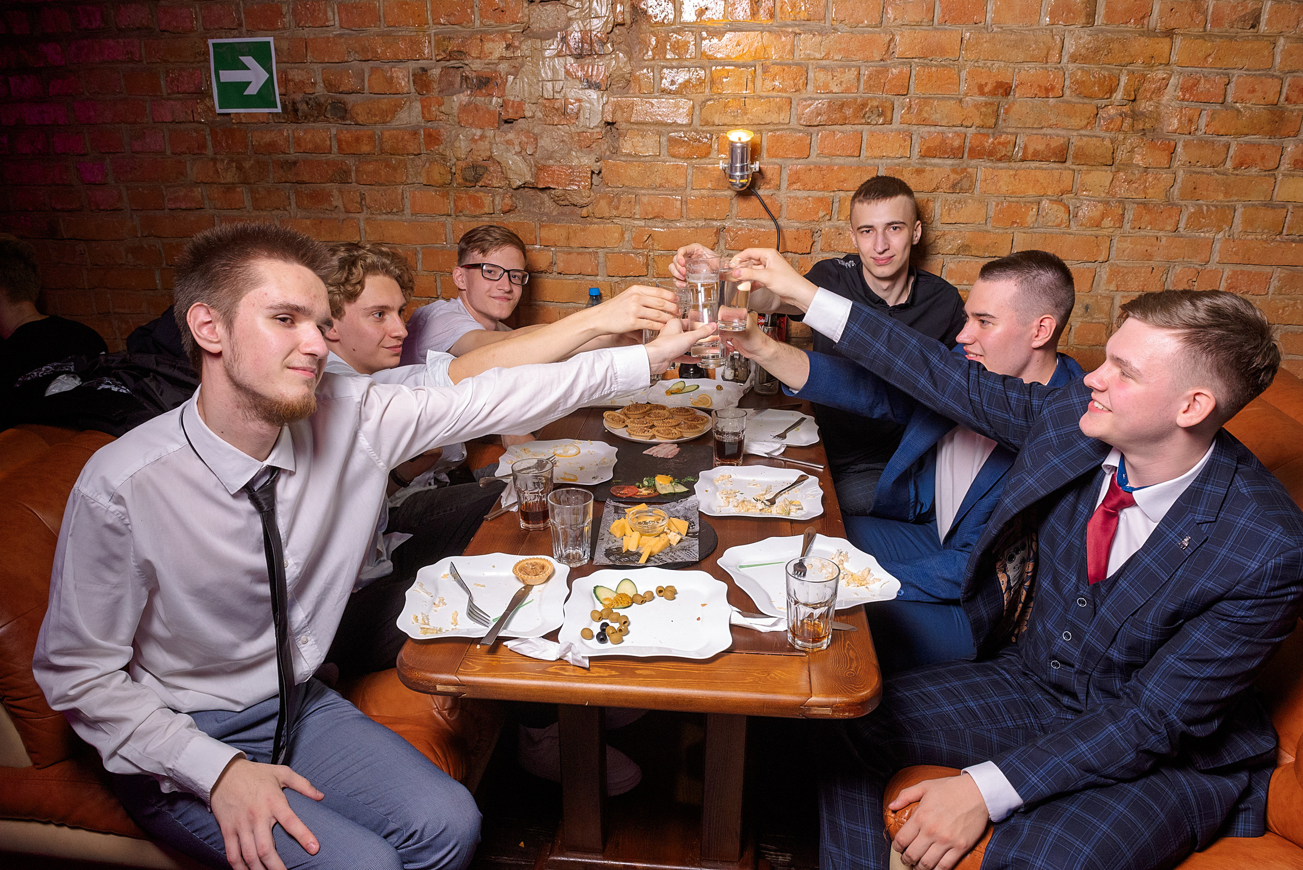 ВЫПУСКНОЙ 11А шк106. Семейный, свадебный, школьный фотограф в Железногорске Целуев Андрей