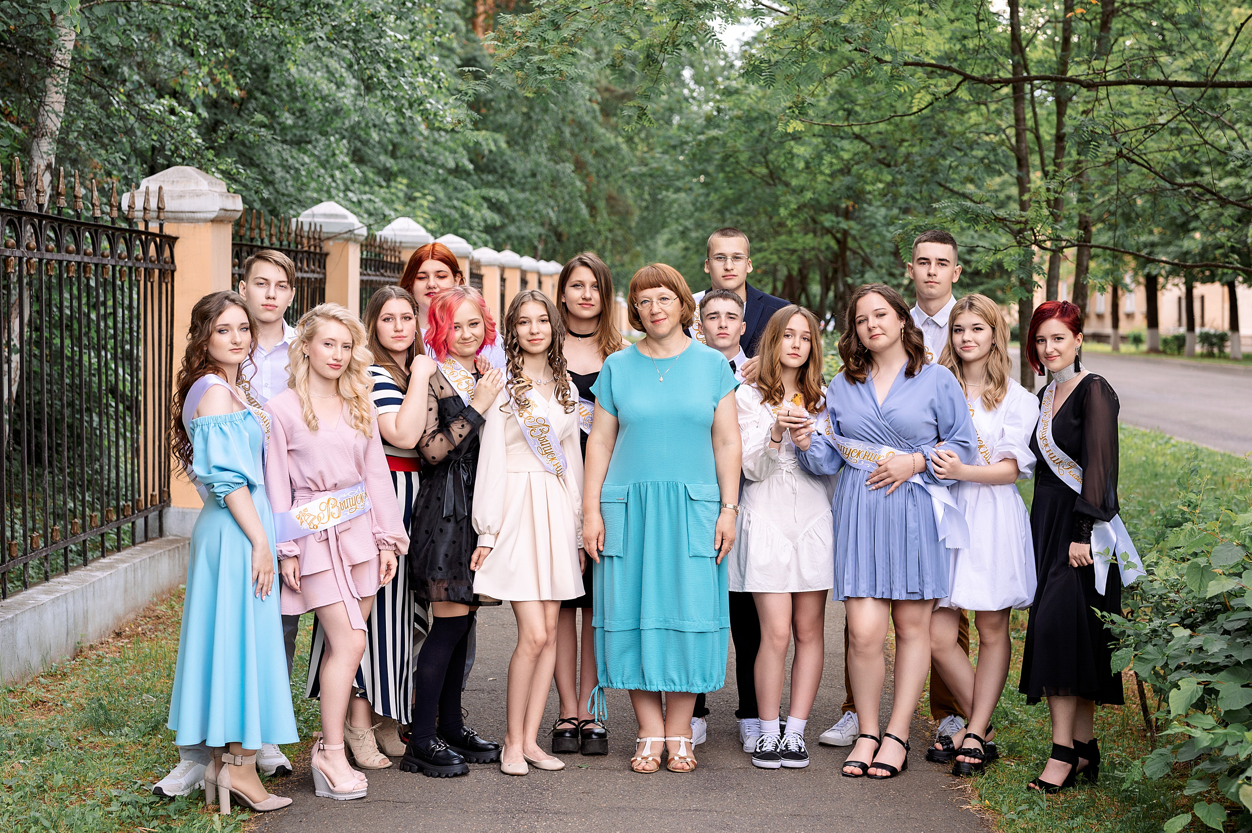 ВЫПУСКНОЙ 9кл. шк.106. Семейный, свадебный, школьный фотограф в Железногорске Целуев Андрей