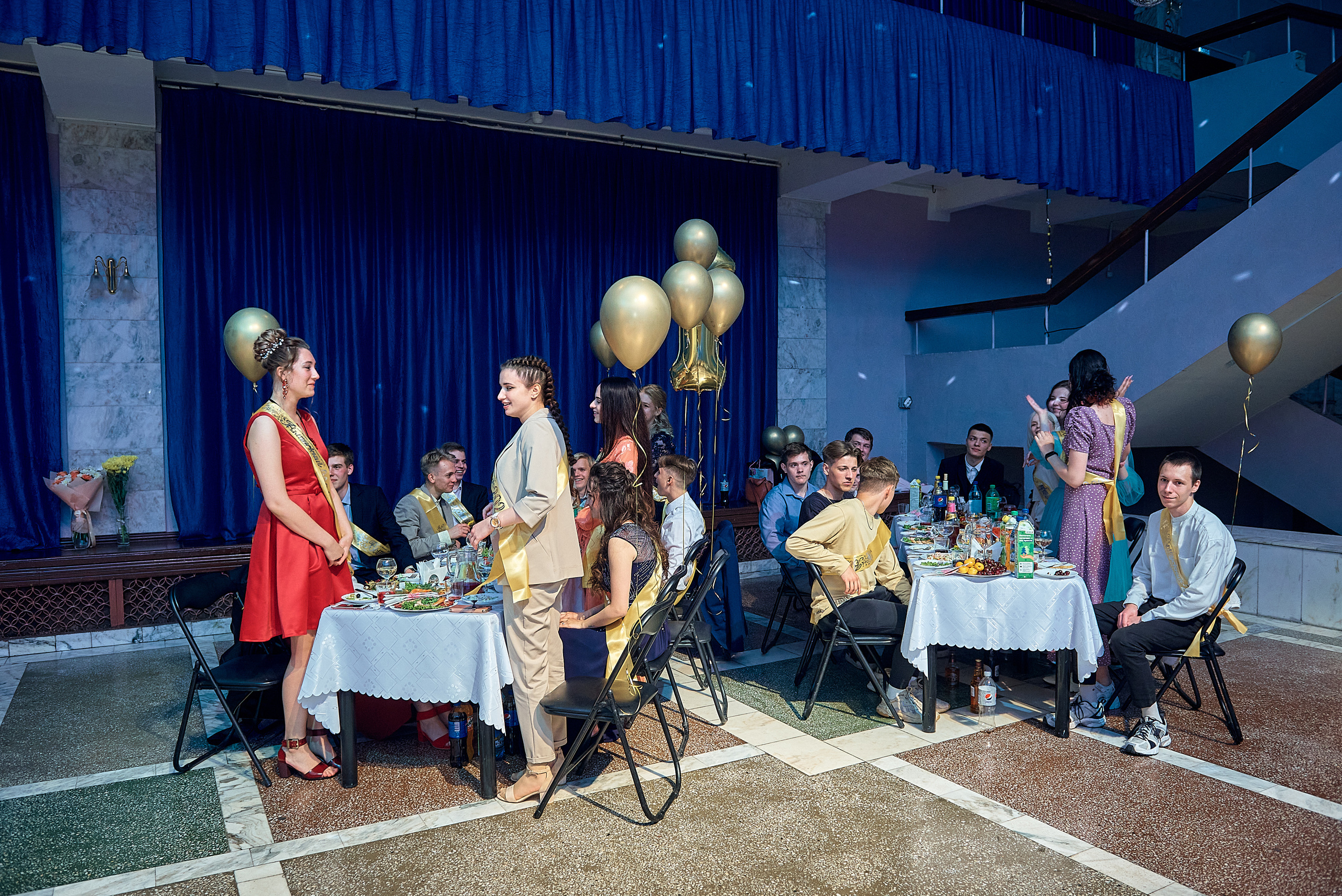 Выпускной 11 кл школа 100 2021 г. Семейный, свадебный, школьный фотограф в Железногорске Целуев Андрей