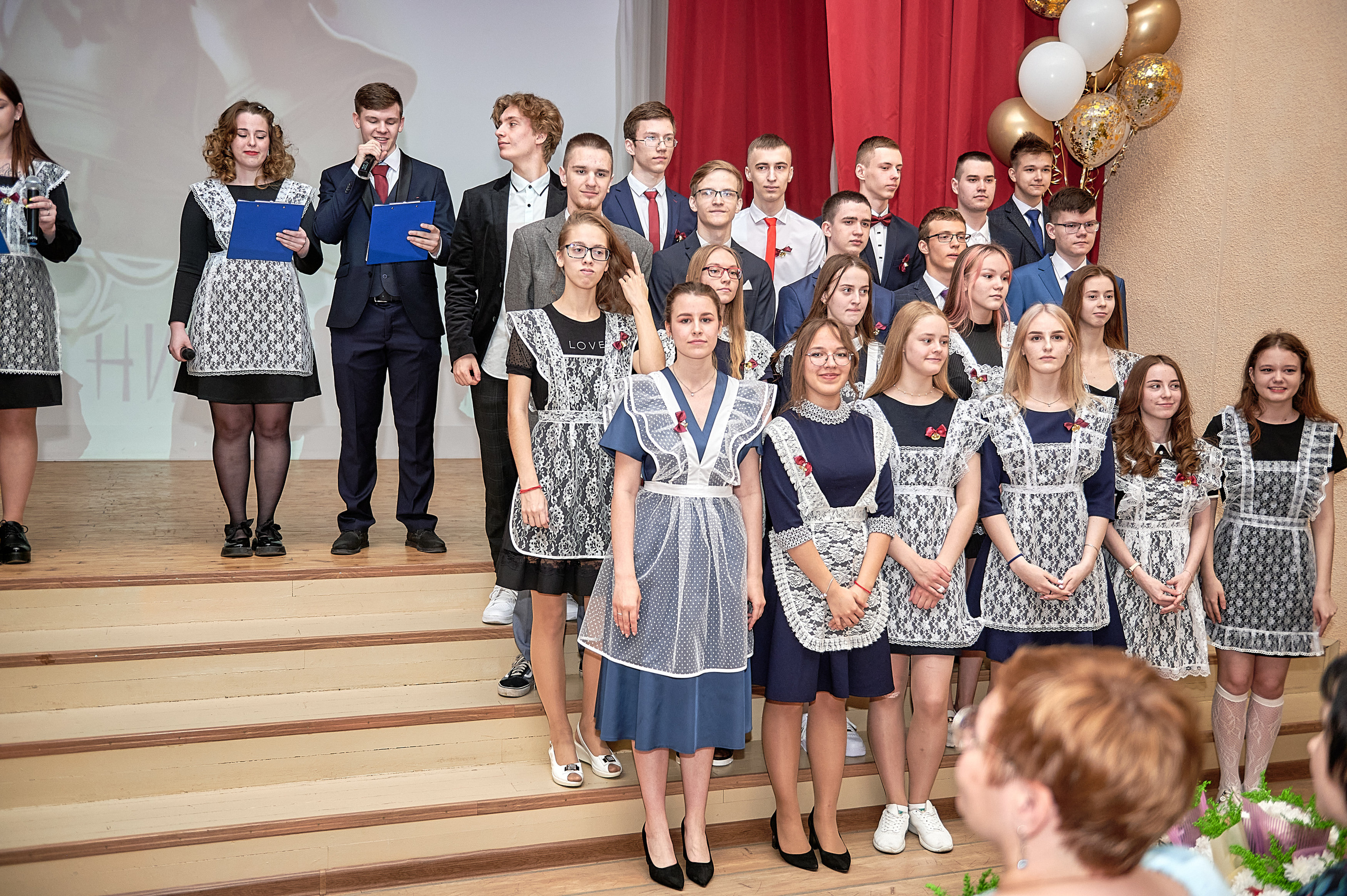 Последний звонок шк. 106 2022. Семейный, свадебный, школьный фотограф в Железногорске Целуев Андрей