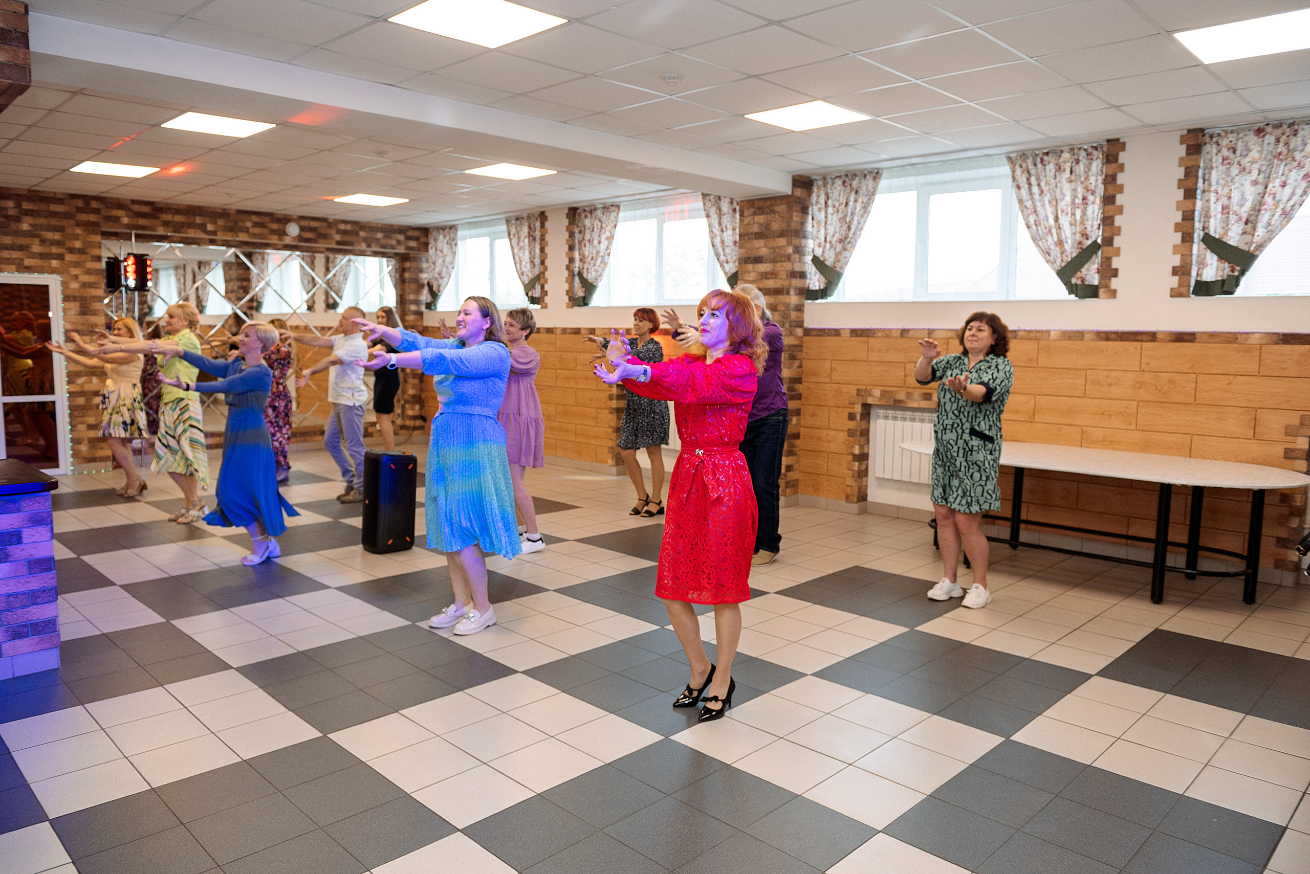 ВЫПУСКНОЙ 9кл. шк.106. Семейный, свадебный, школьный фотограф в Железногорске Целуев Андрей