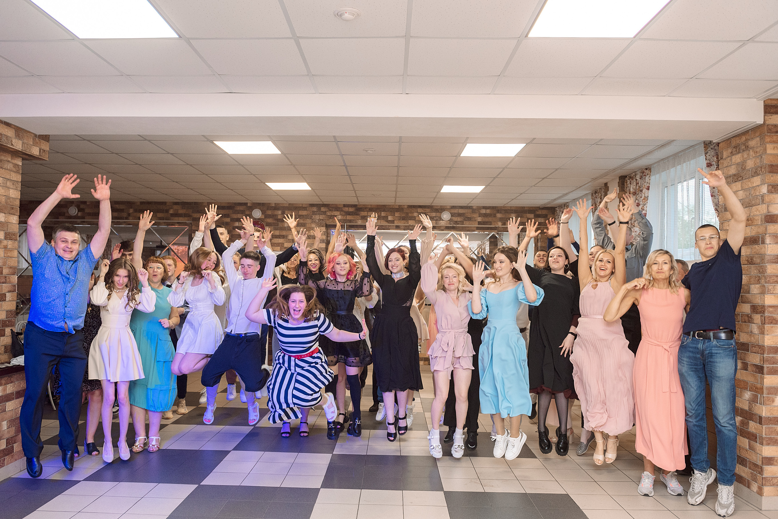 ВЫПУСКНОЙ 9кл. гимназия 91. Семейный, свадебный, школьный фотограф в Железногорске Целуев Андрей